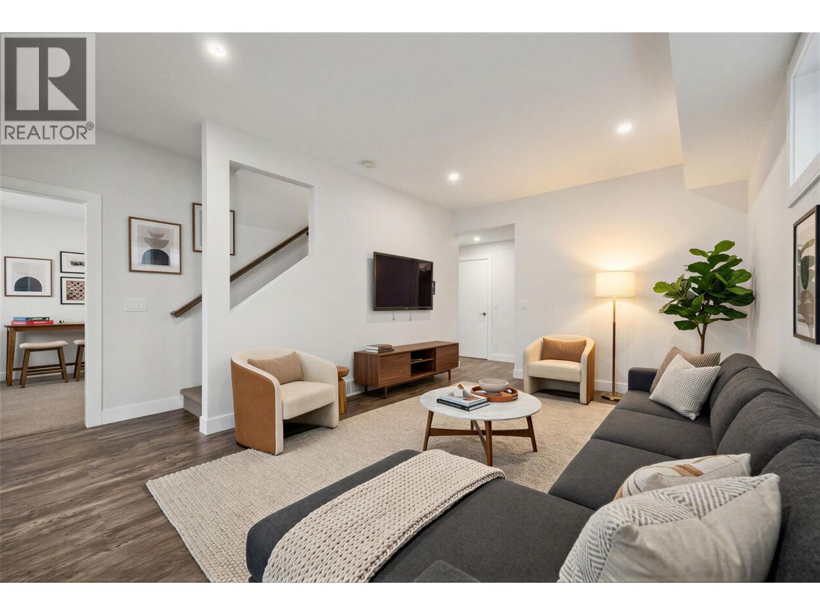 1860 Blue Bunch Court, Kelowna