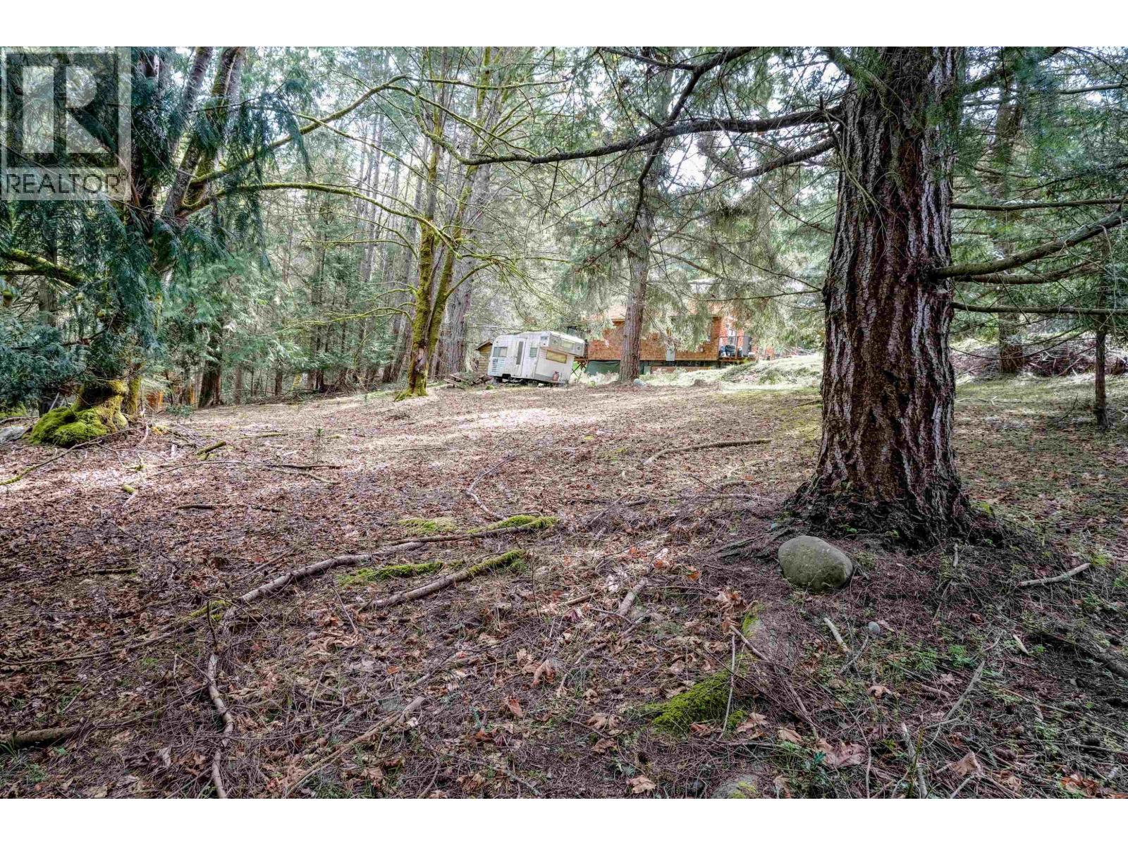 548 DALTON DRIVE — photo 11