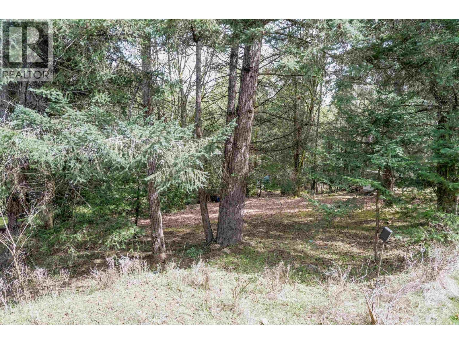 548 DALTON DRIVE — photo 8