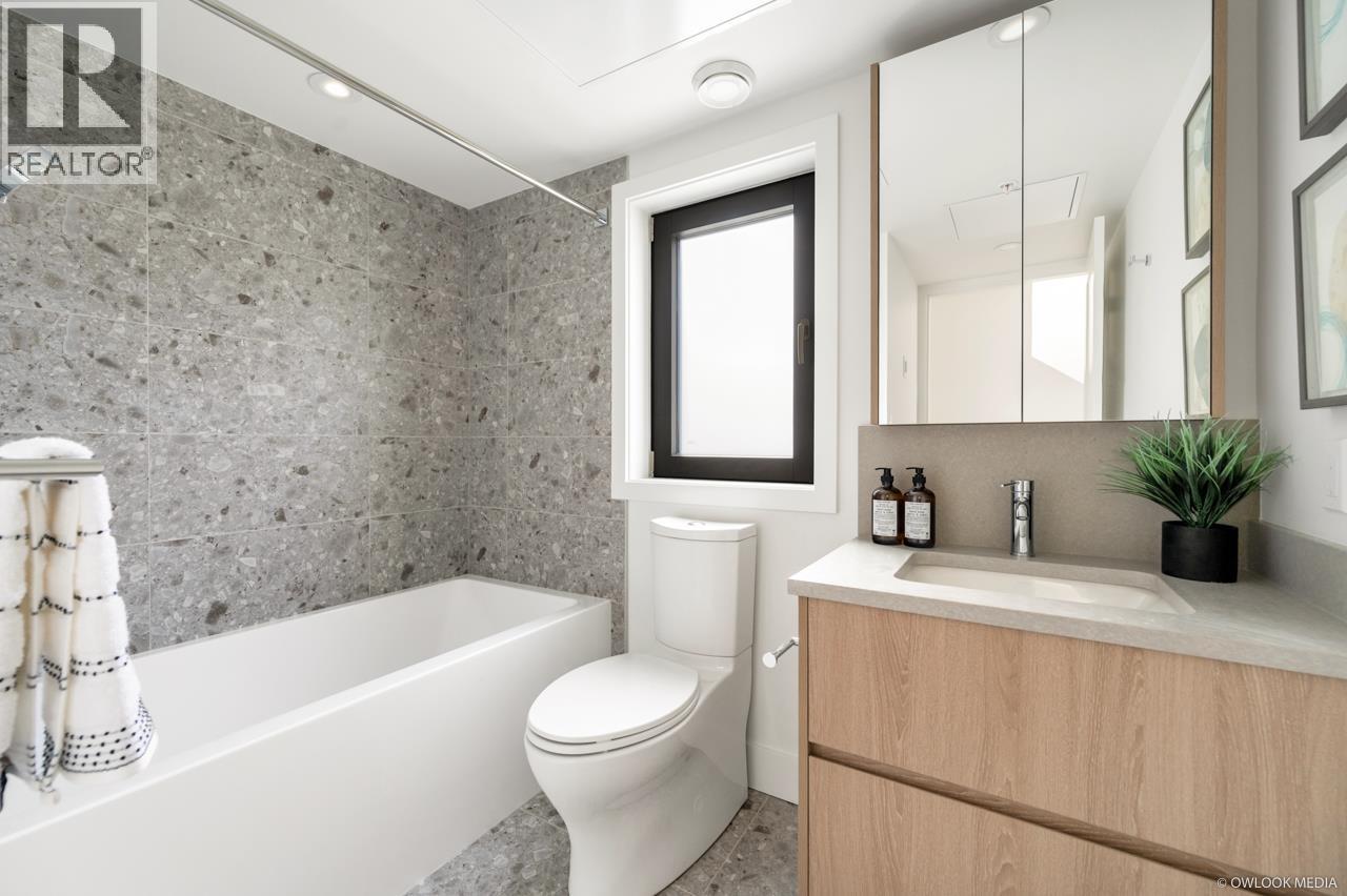 6322 OAK STREET, Vancouver