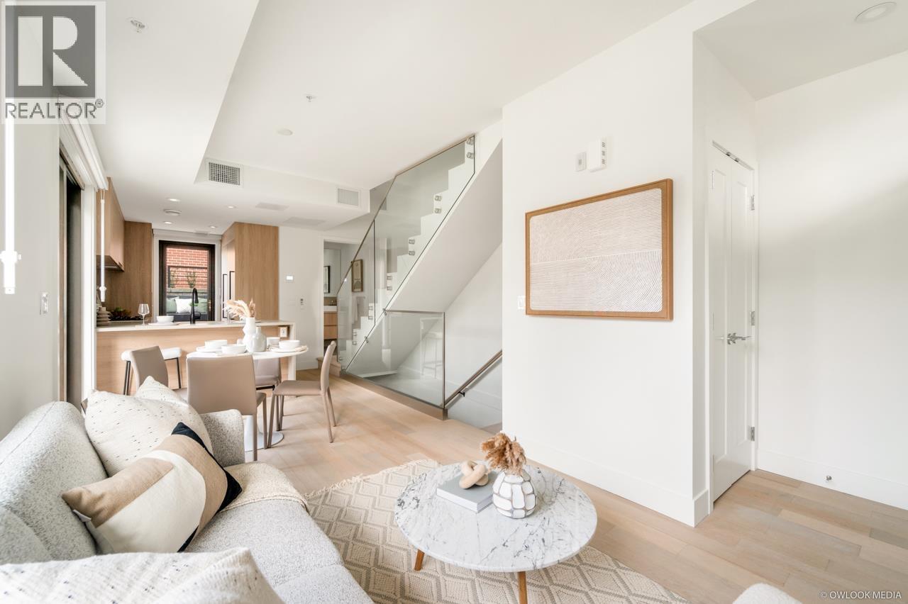 6322 OAK STREET, Vancouver