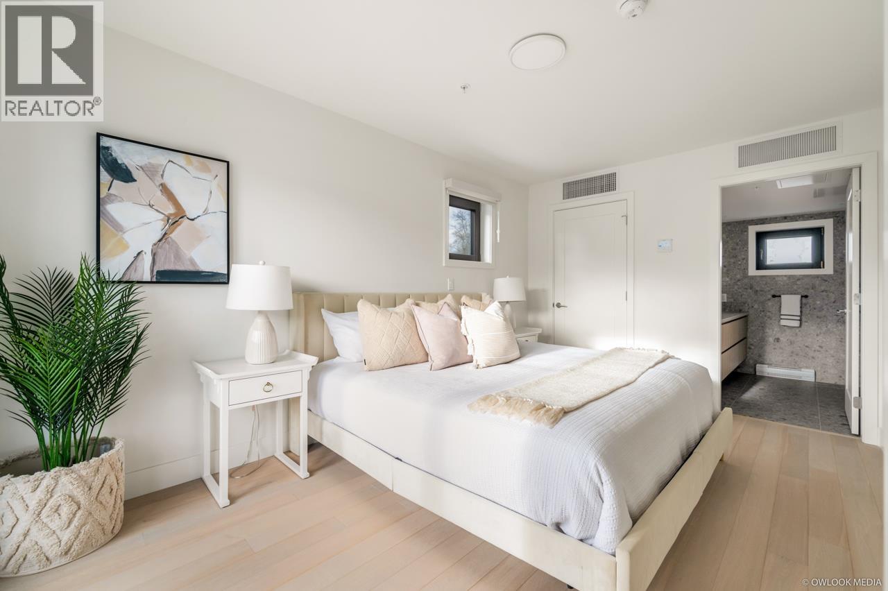 6322 OAK STREET, Vancouver