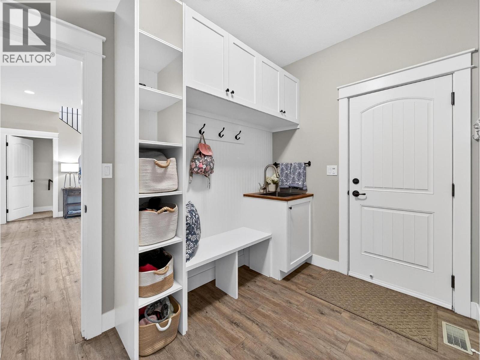  2371 Paramount Drive, West Kelowna