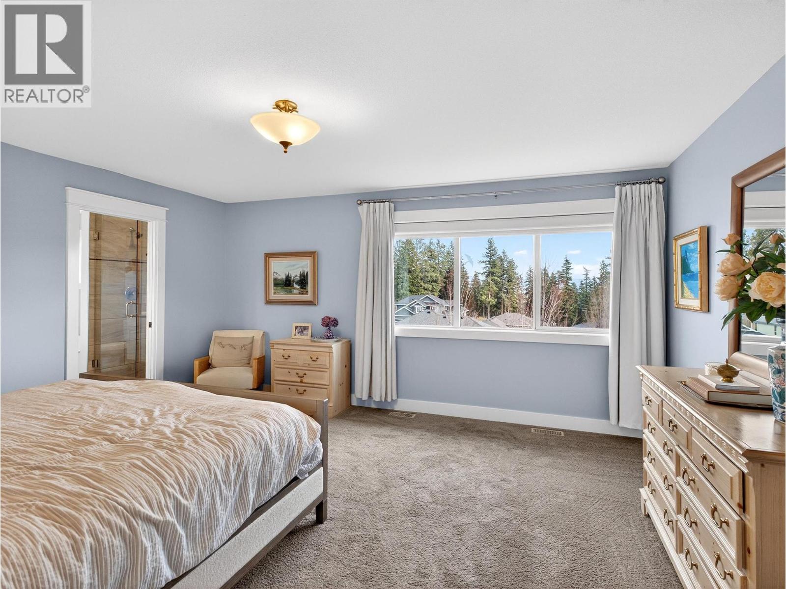  2371 Paramount Drive, West Kelowna
