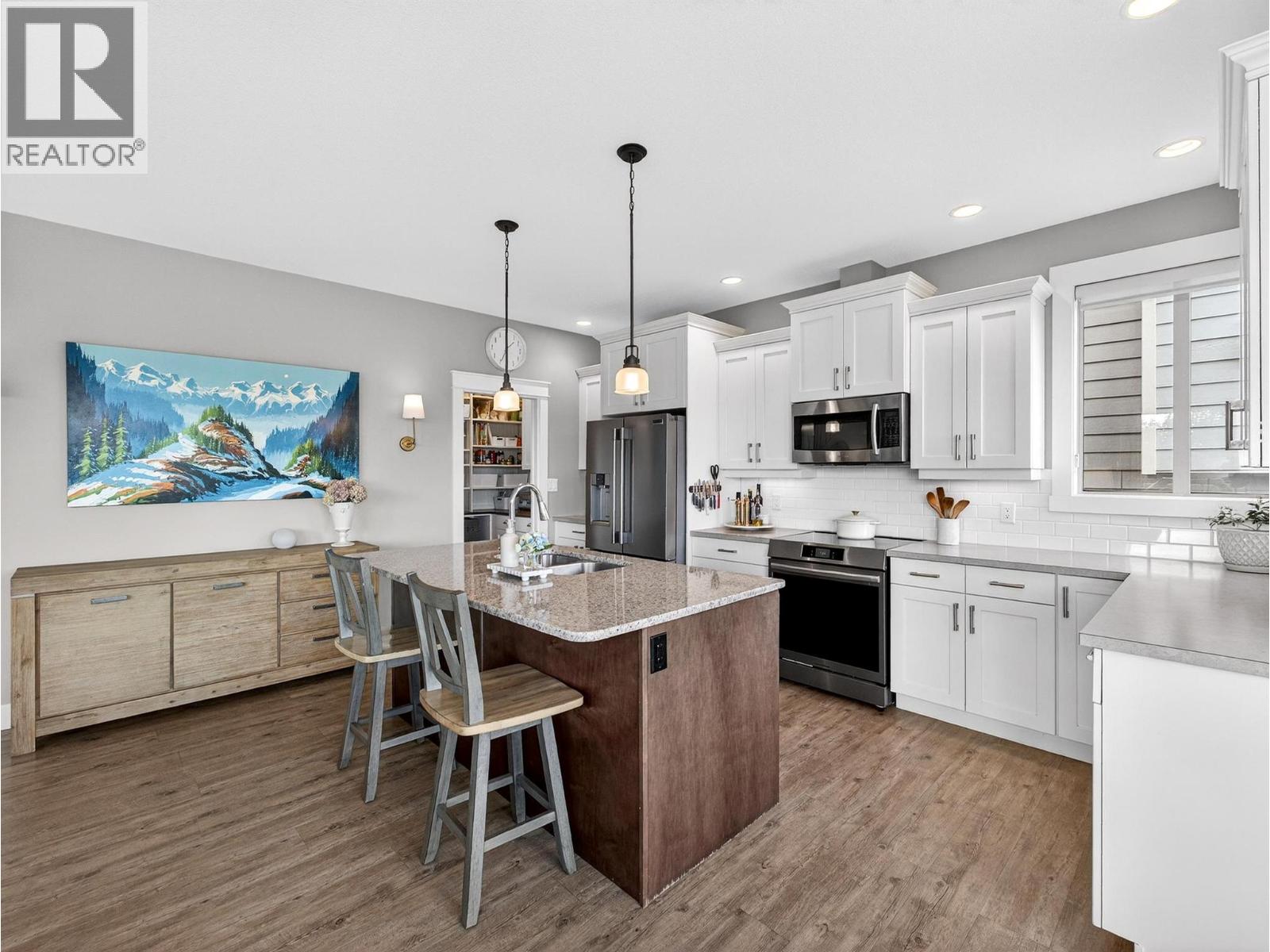  2371 Paramount Drive, West Kelowna