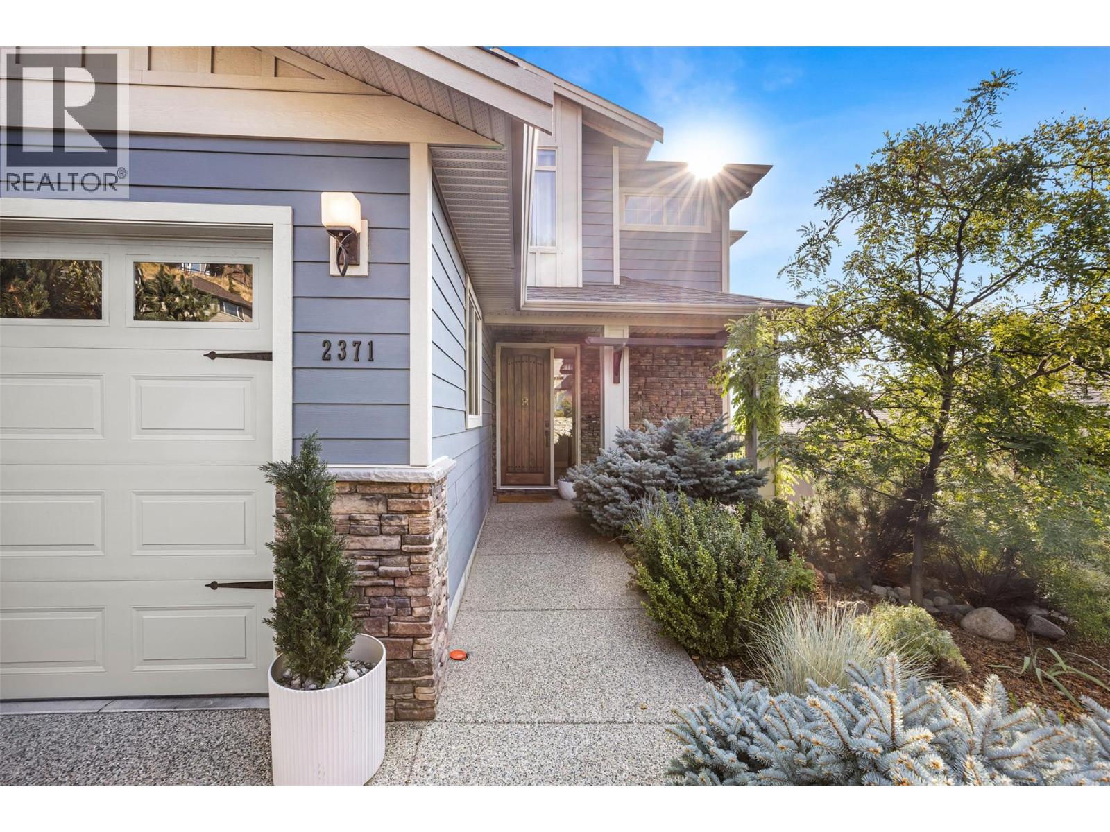  2371 Paramount Drive, West Kelowna