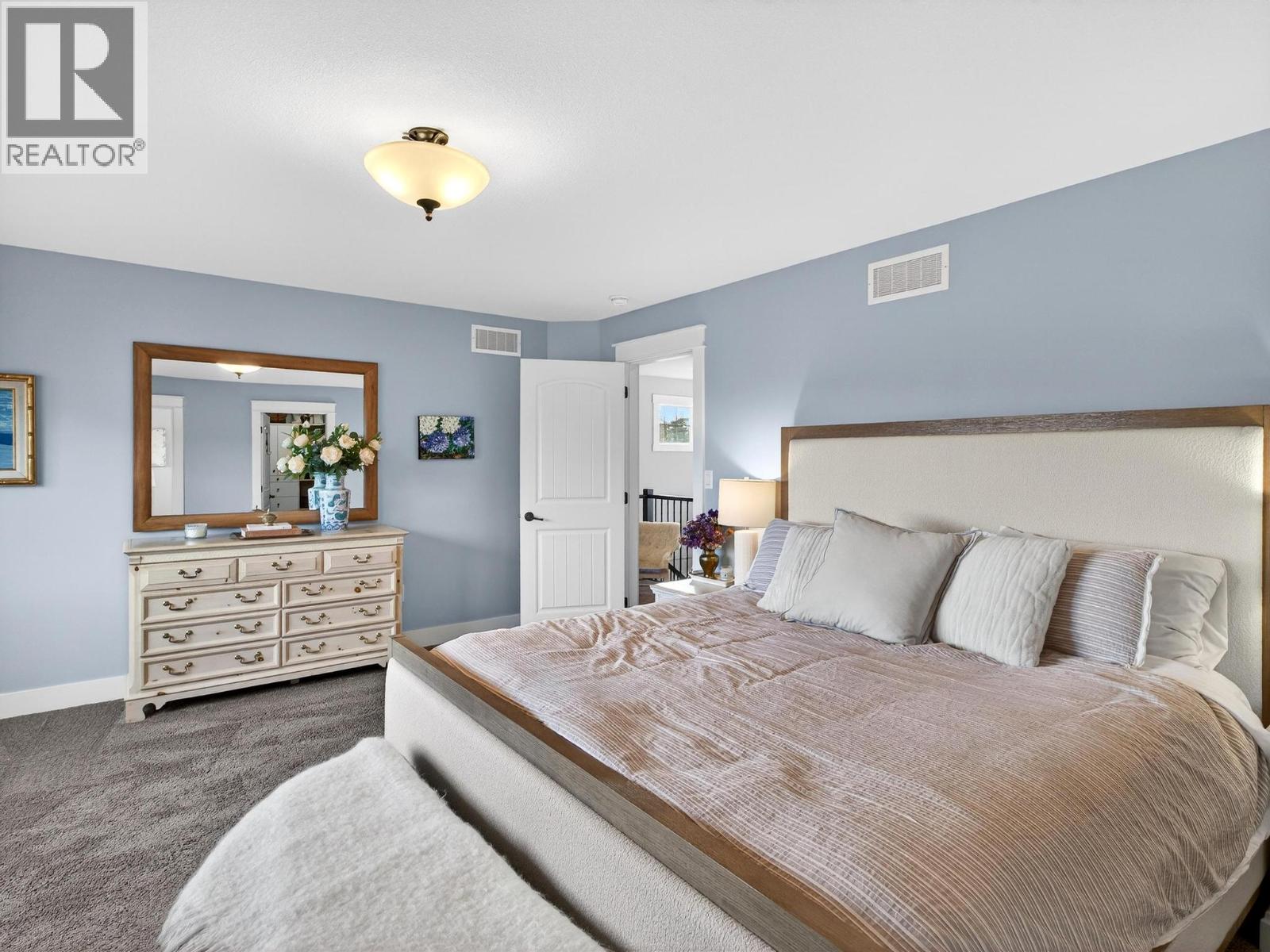  2371 Paramount Drive, West Kelowna