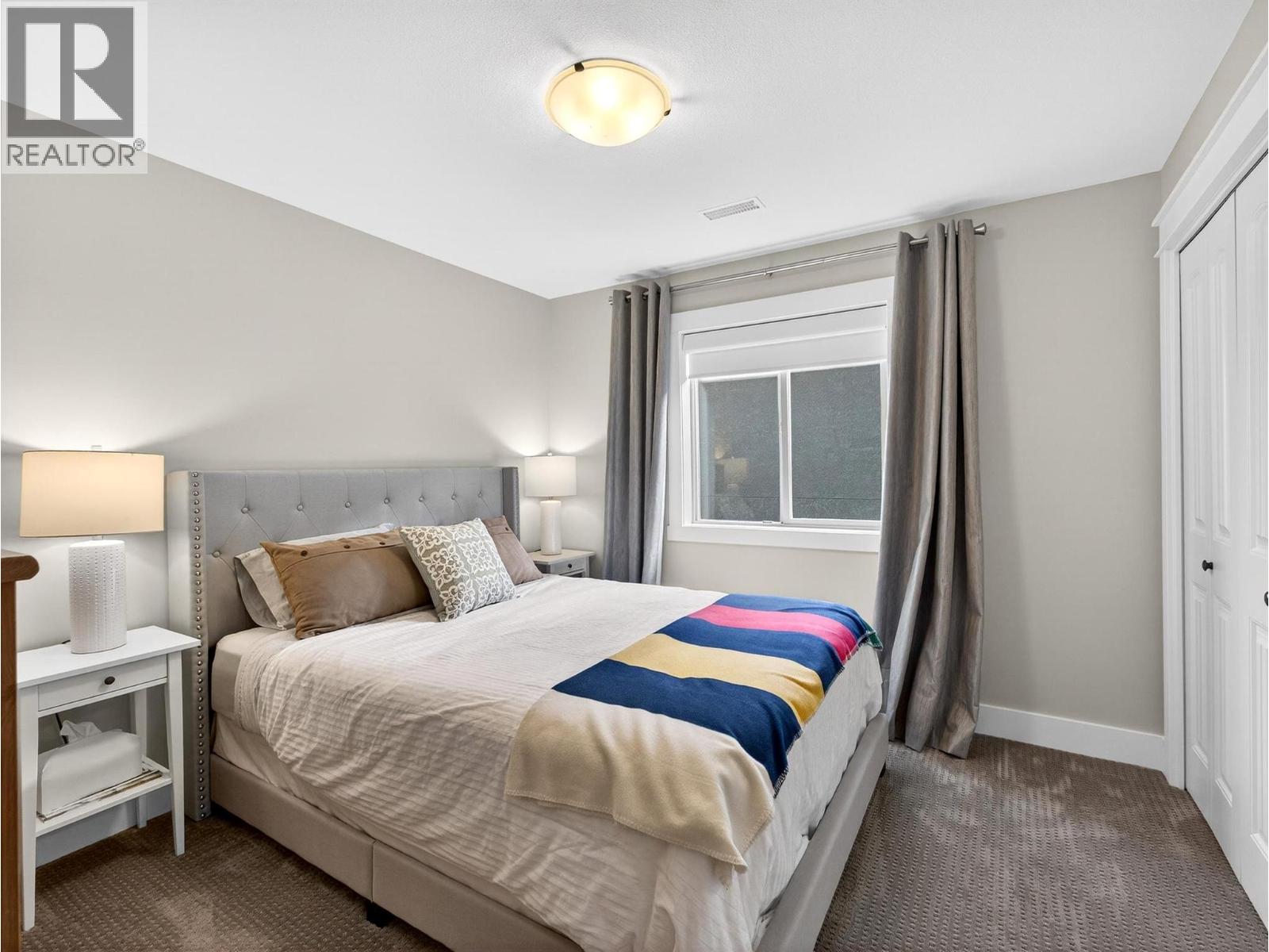  2371 Paramount Drive, West Kelowna