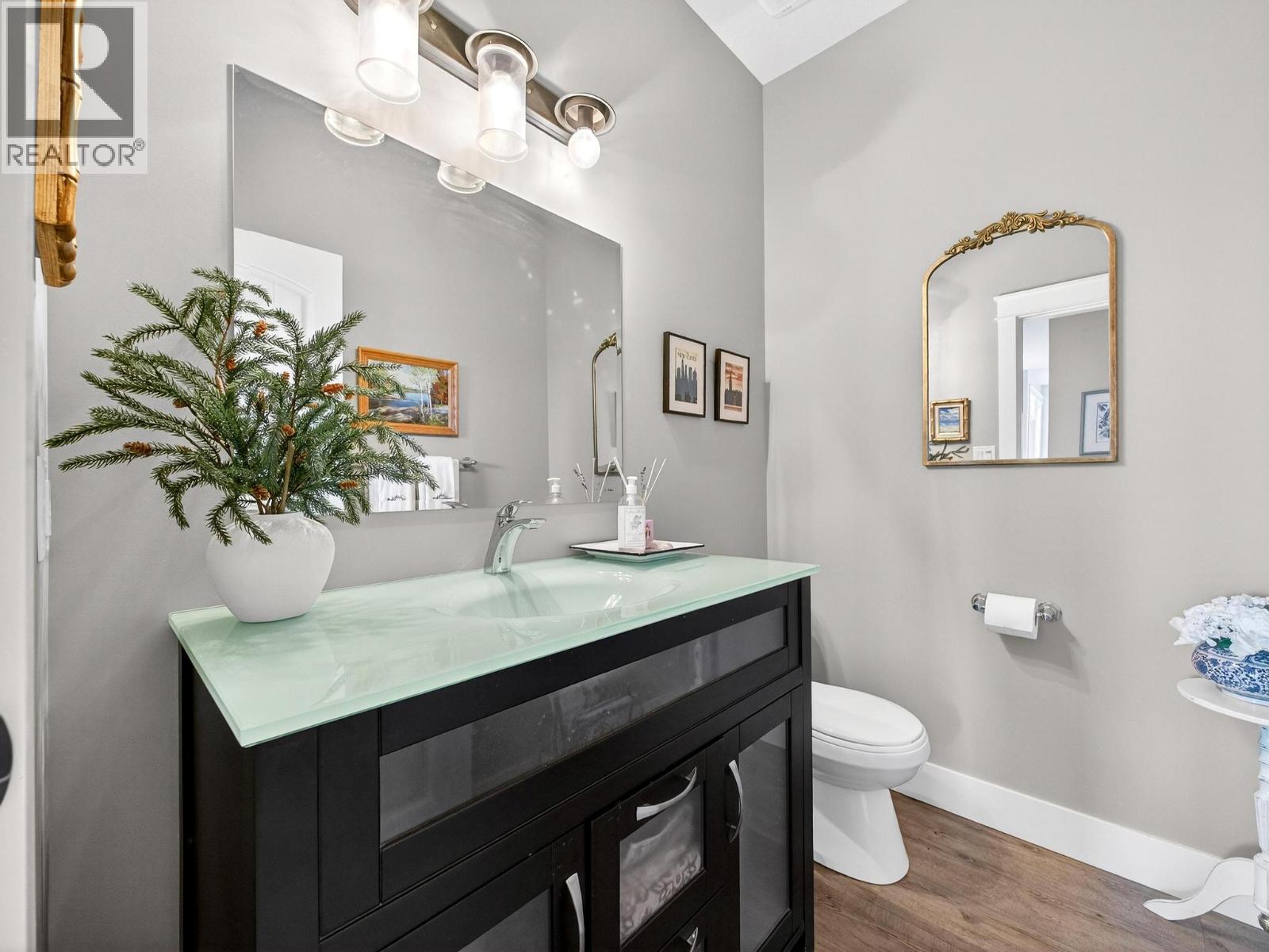  2371 Paramount Drive, West Kelowna