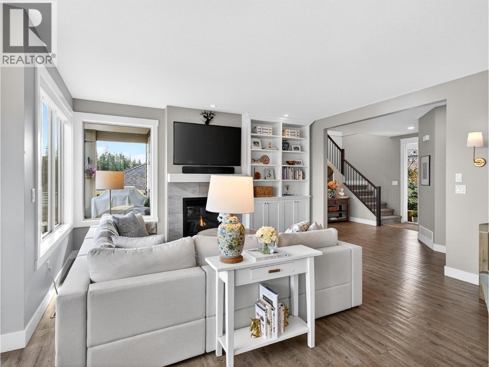  2371 Paramount Drive, West Kelowna