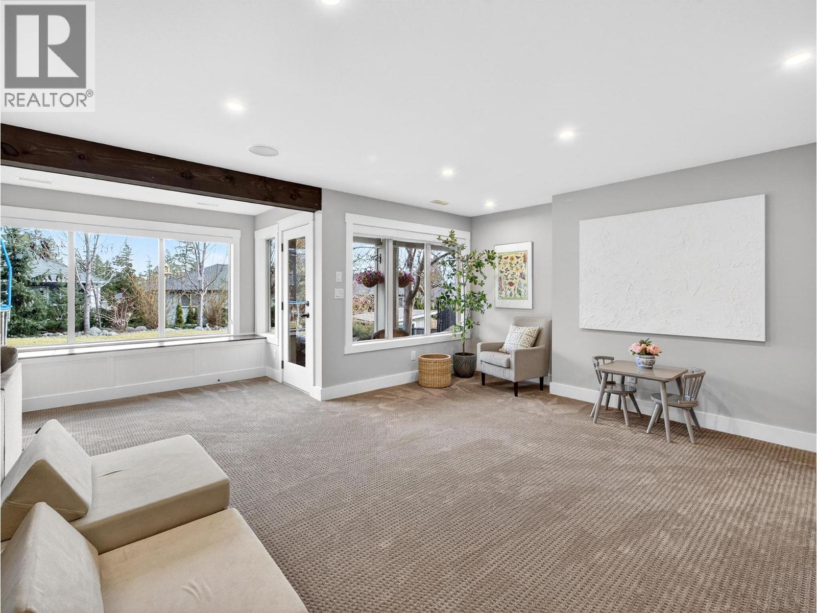  2371 Paramount Drive, West Kelowna