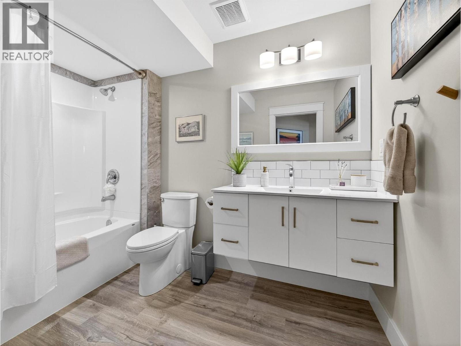  2371 Paramount Drive, West Kelowna