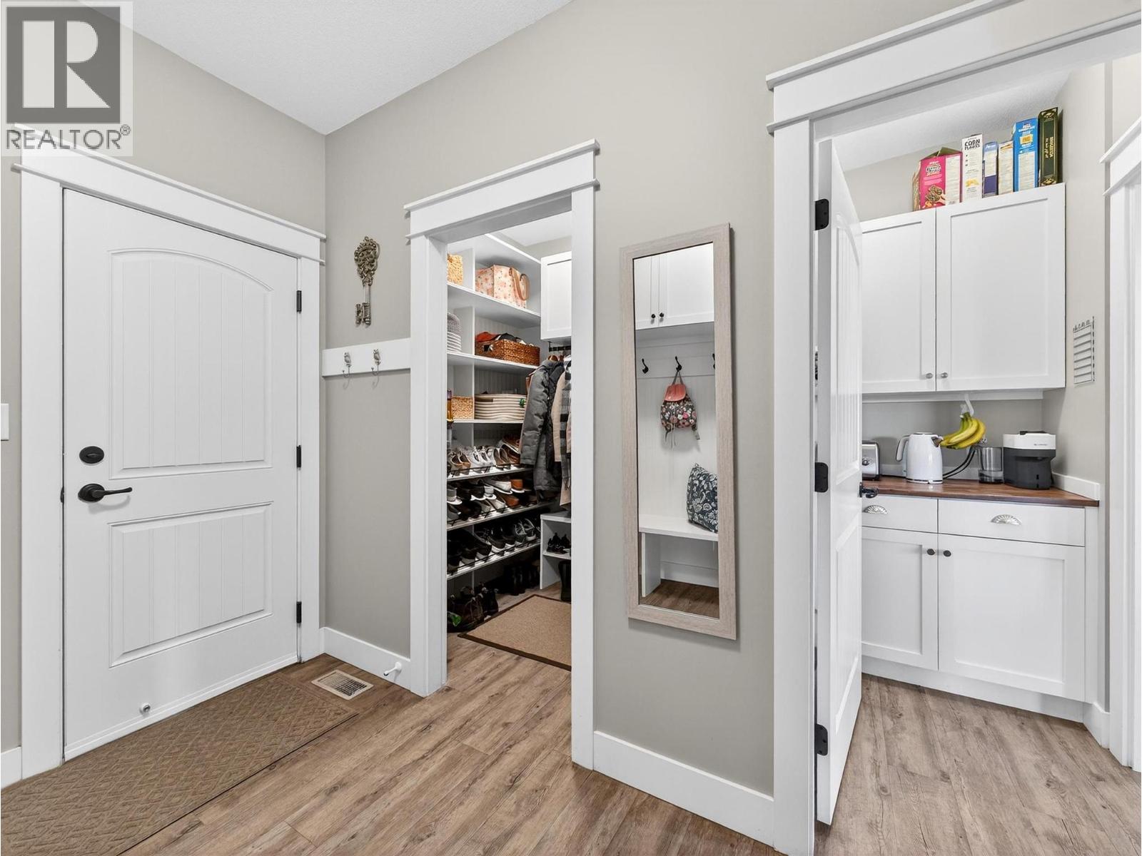  2371 Paramount Drive, West Kelowna