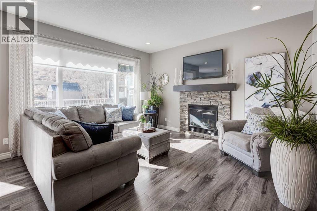 255 Riviera Way, Cochrane