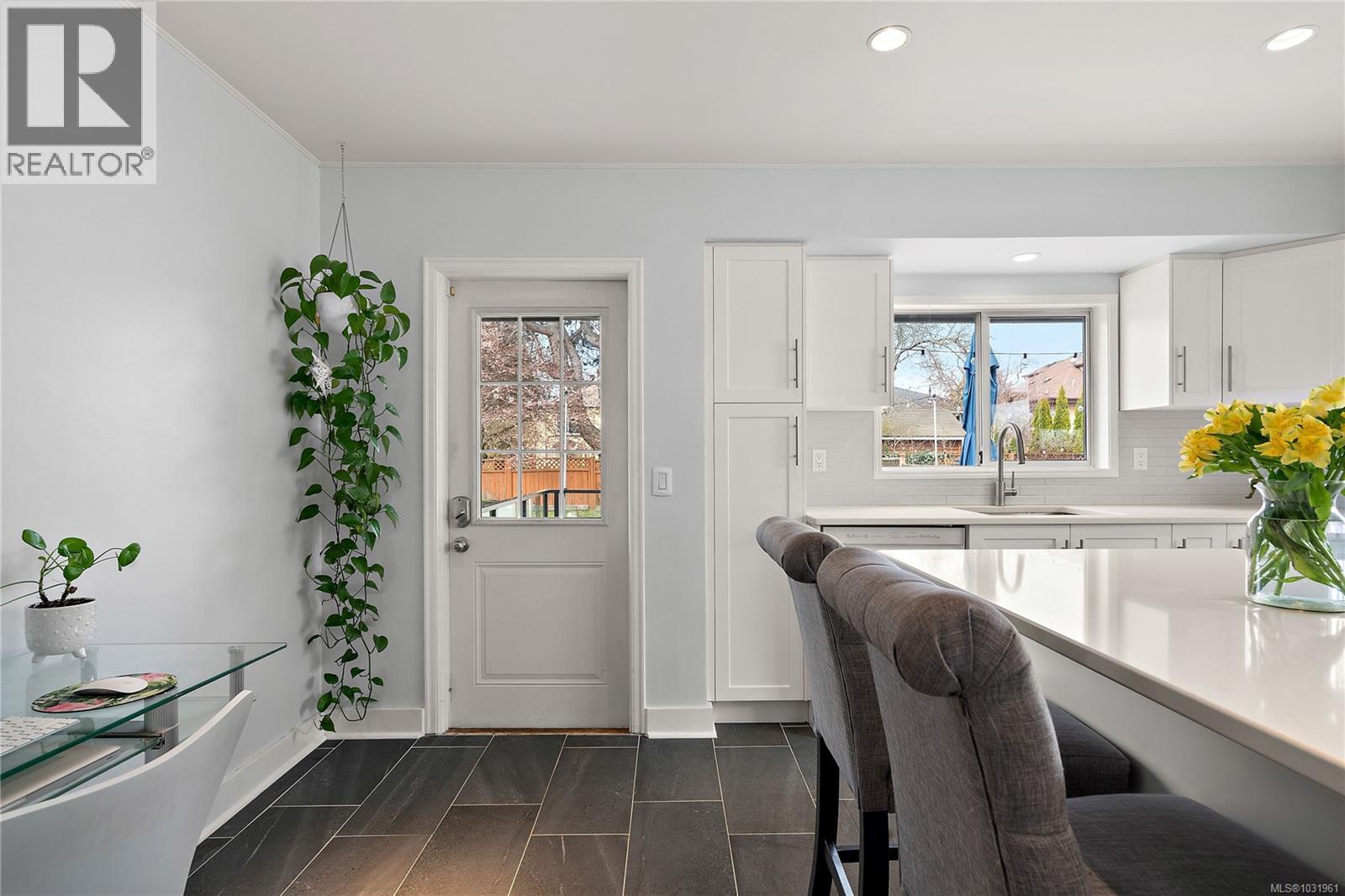 3166 EARL GREY ST - 8