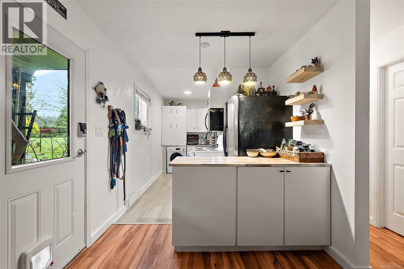 #105 1987 KALTASIN RD - Image 2