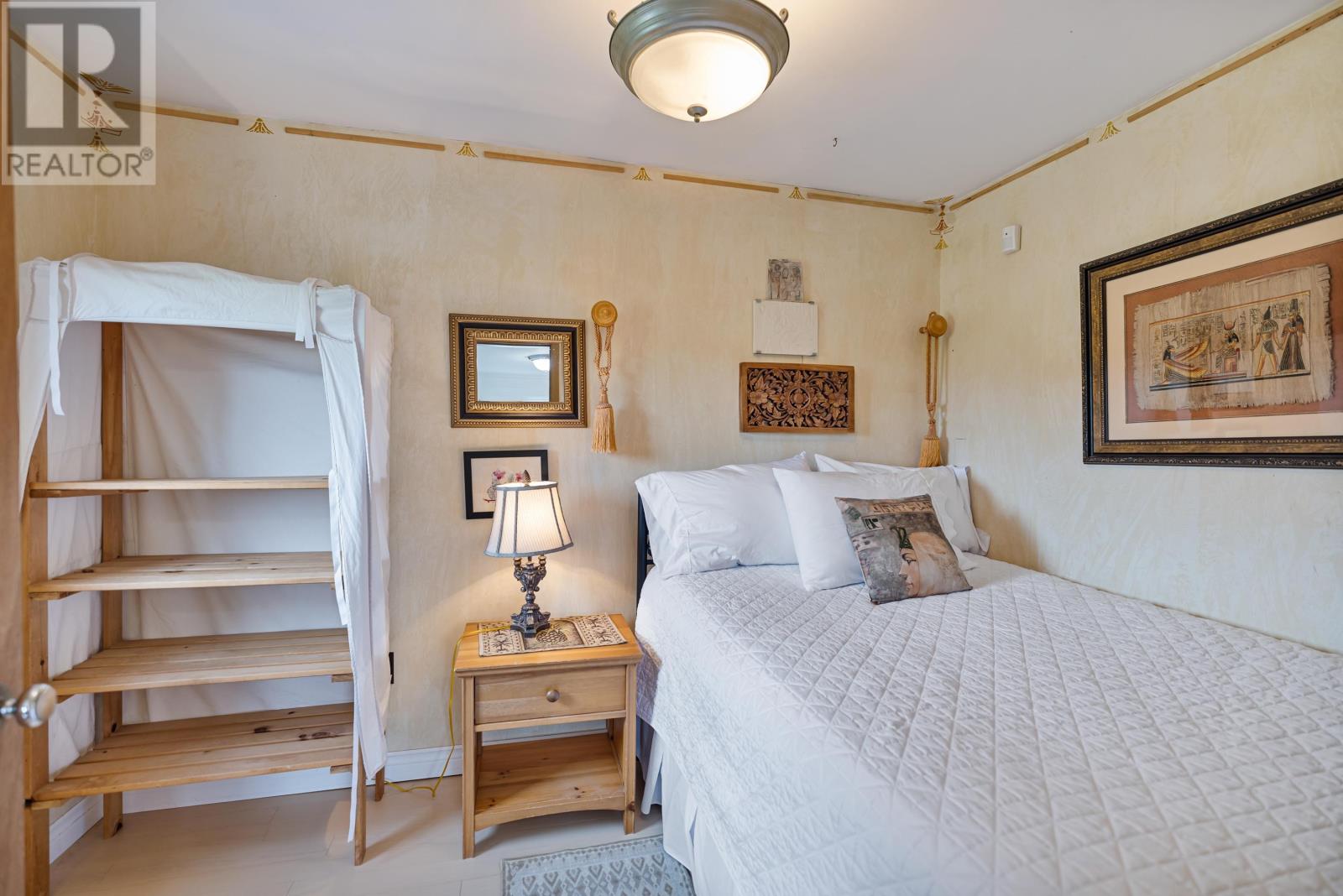 6888 Route 13, Mayfield - 12