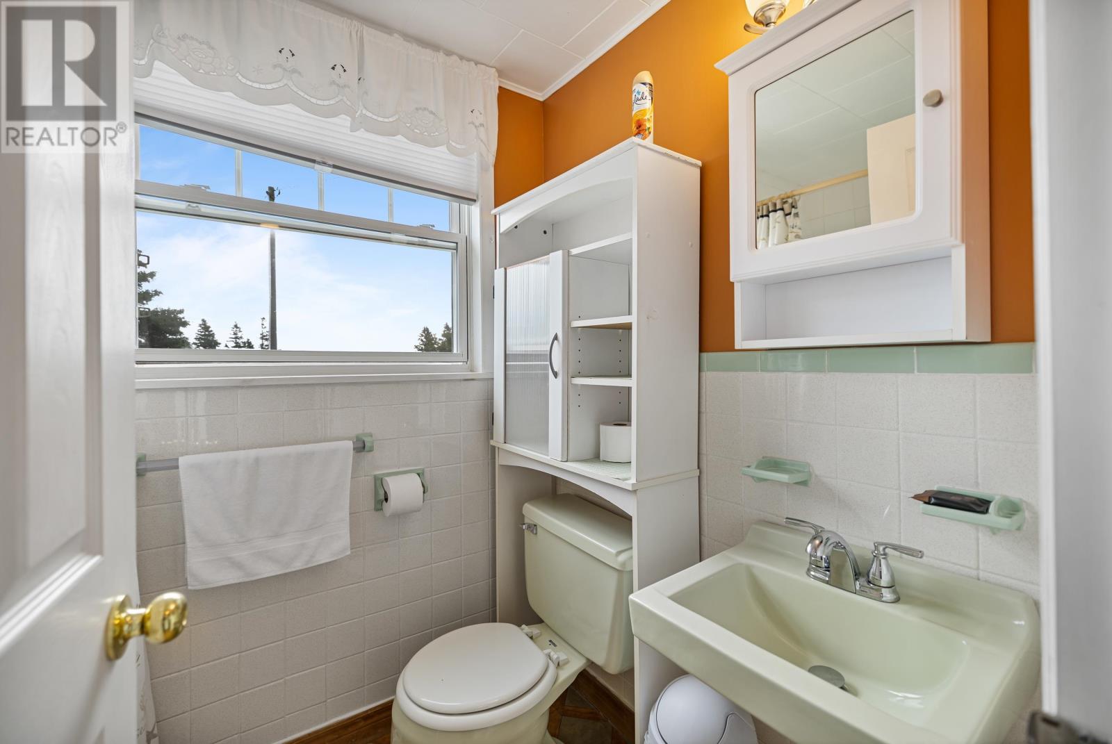 6888 Route 13, Mayfield - 9