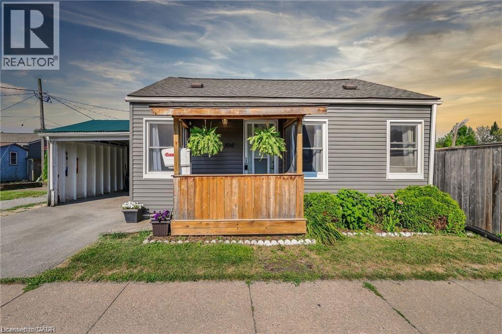 104 SOUTHWORTH Street