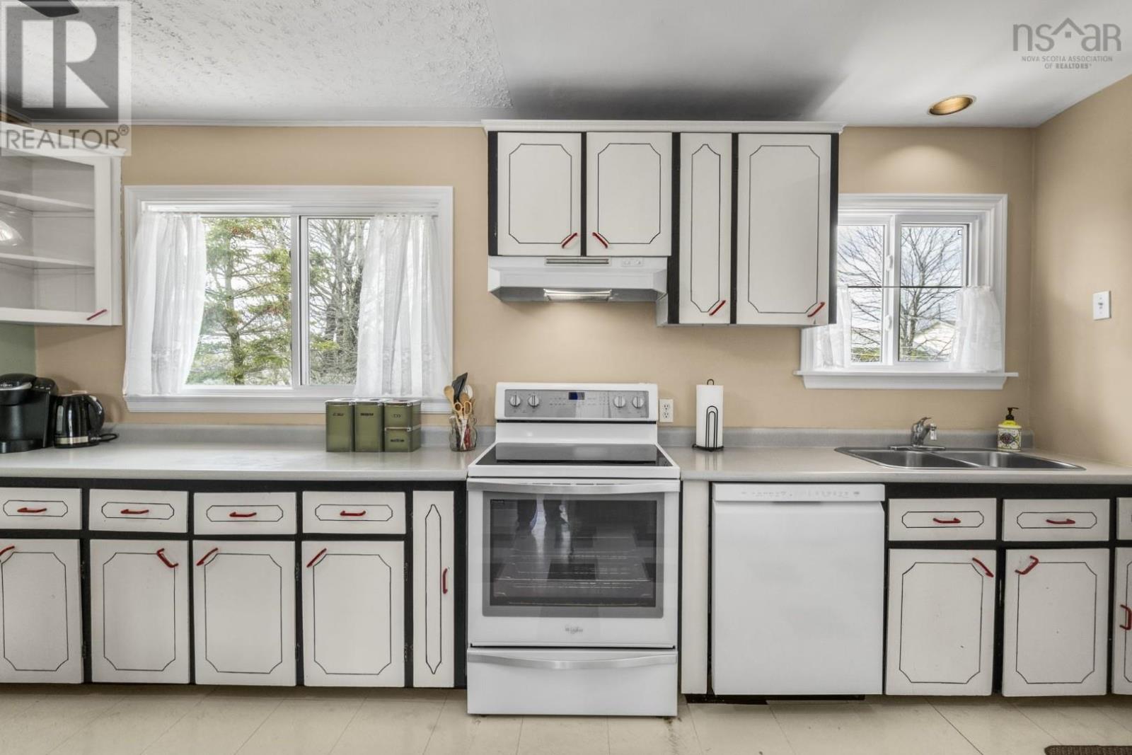 Property 10 of 49 of 19 Shalimar Crescent