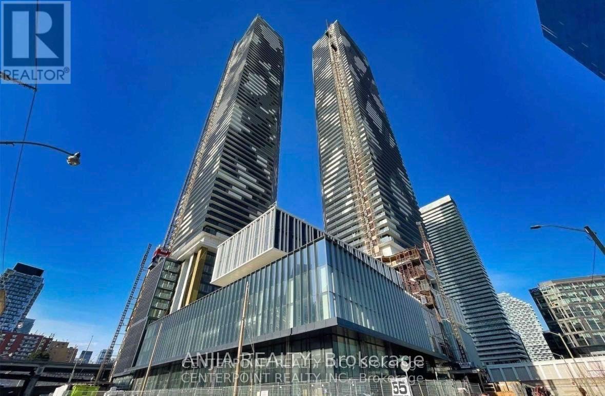 6201 - 55 COOPER STREET