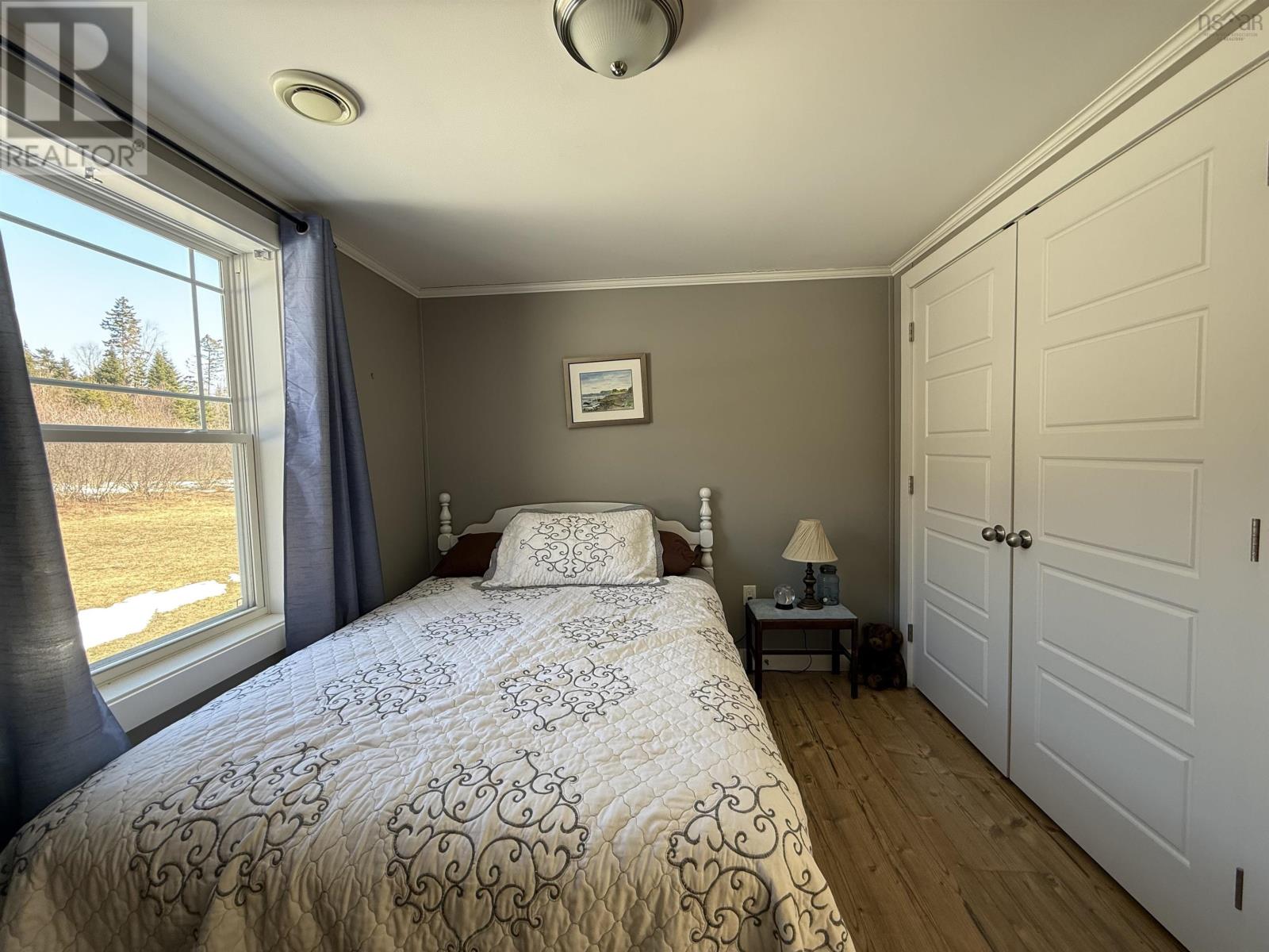 Property 21 of 28 of 137 Upper Road