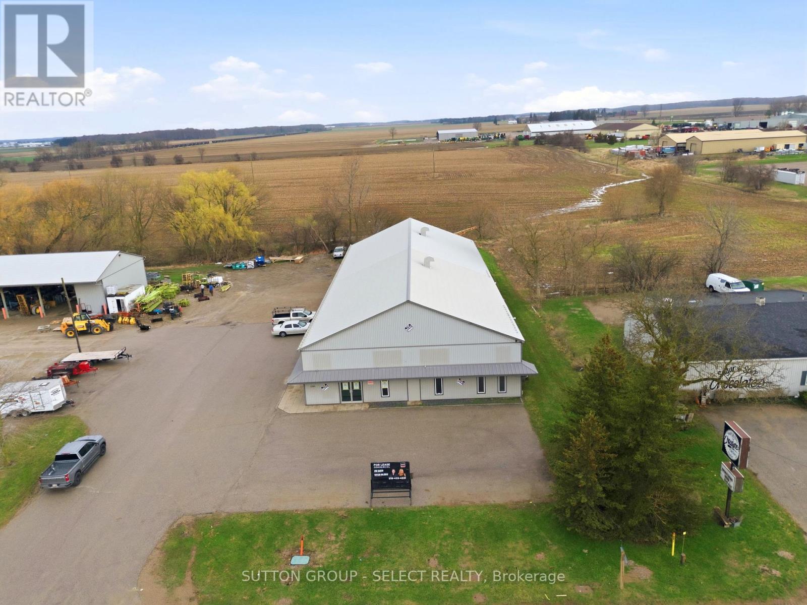 120 THAMES ROAD W Property Photo