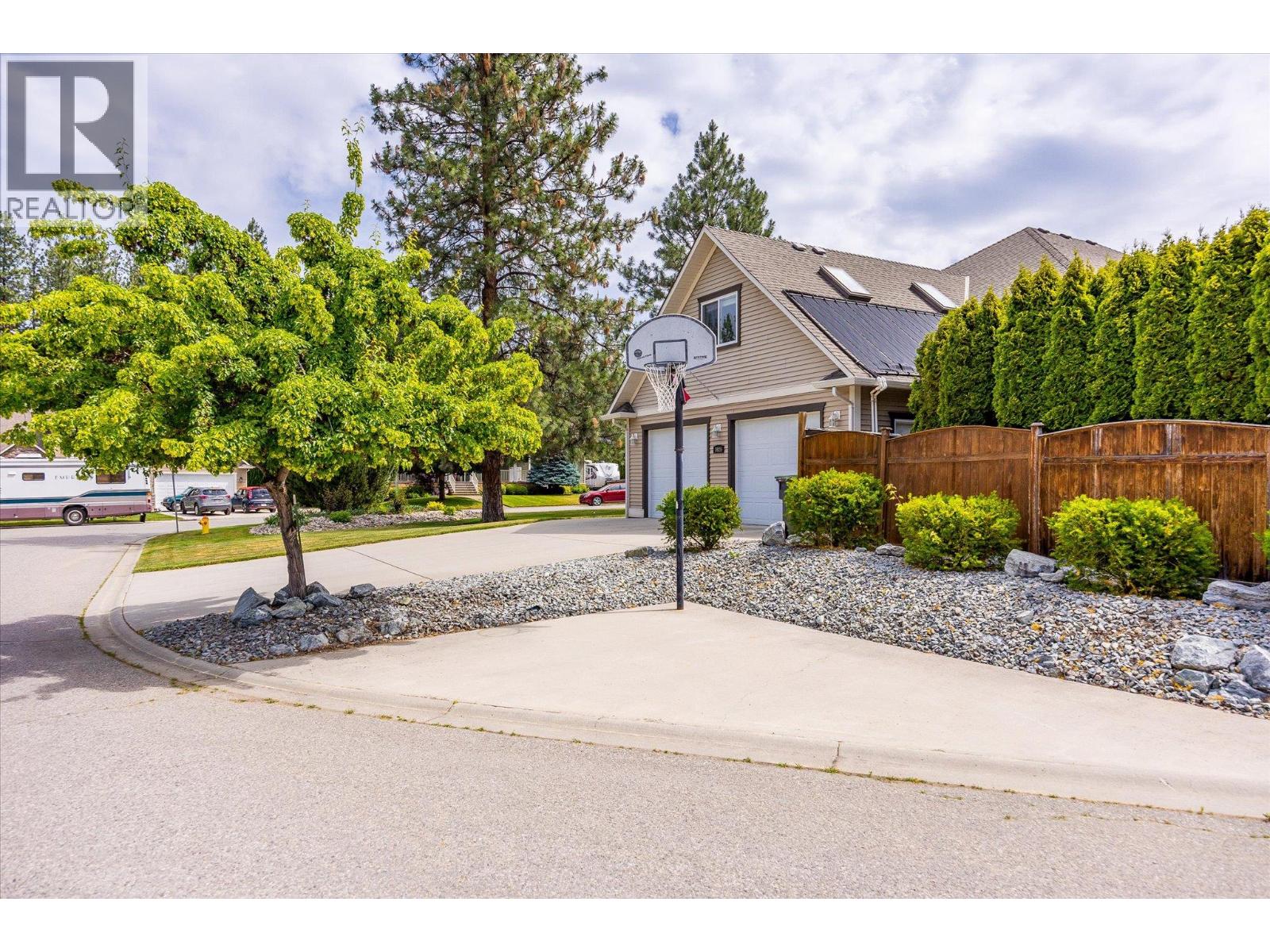  3925 Flower Court, Kelowna