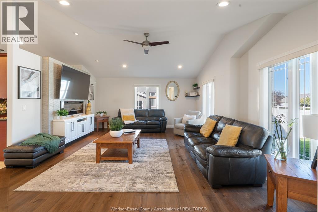11933 MAISONNEUVE STREET - 7