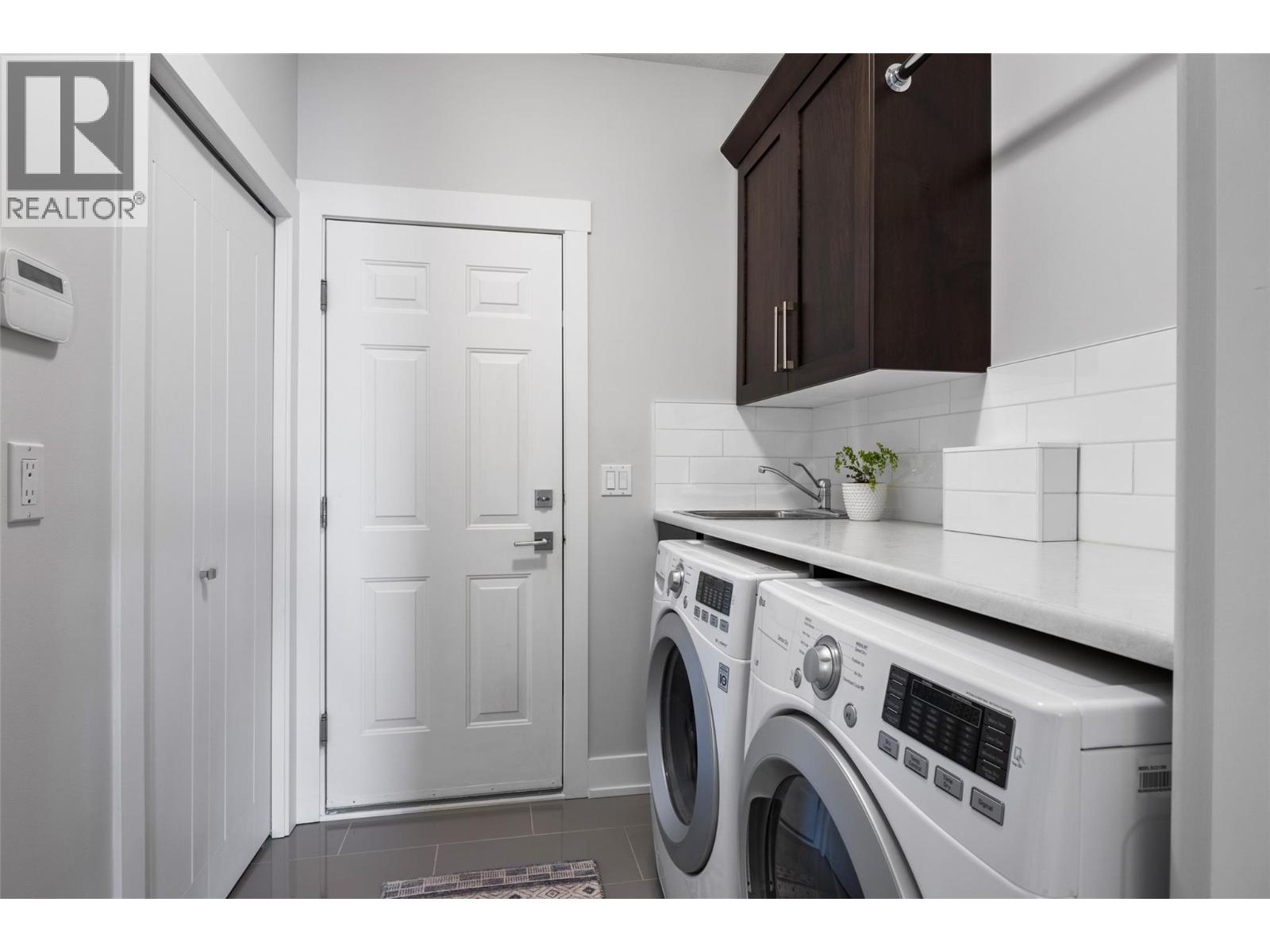 187 COPPERTREE COURT - 34