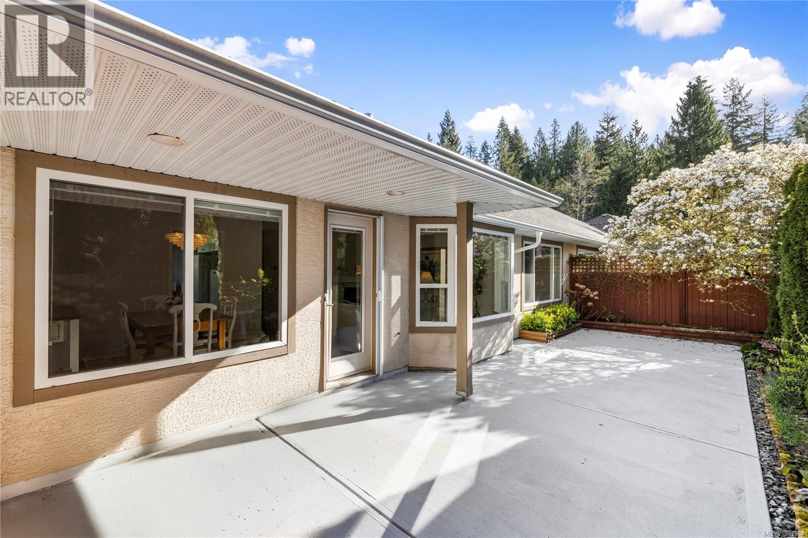 #18 850 ARBUTUS ST - 22