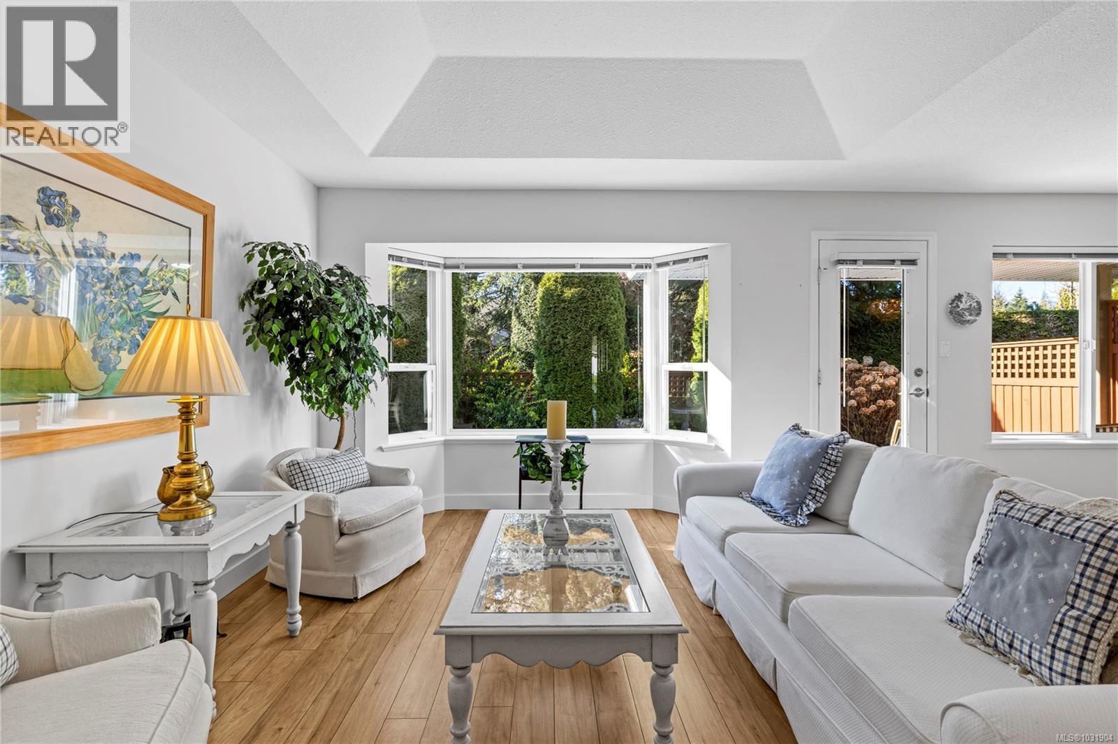 #18 850 ARBUTUS ST - 23