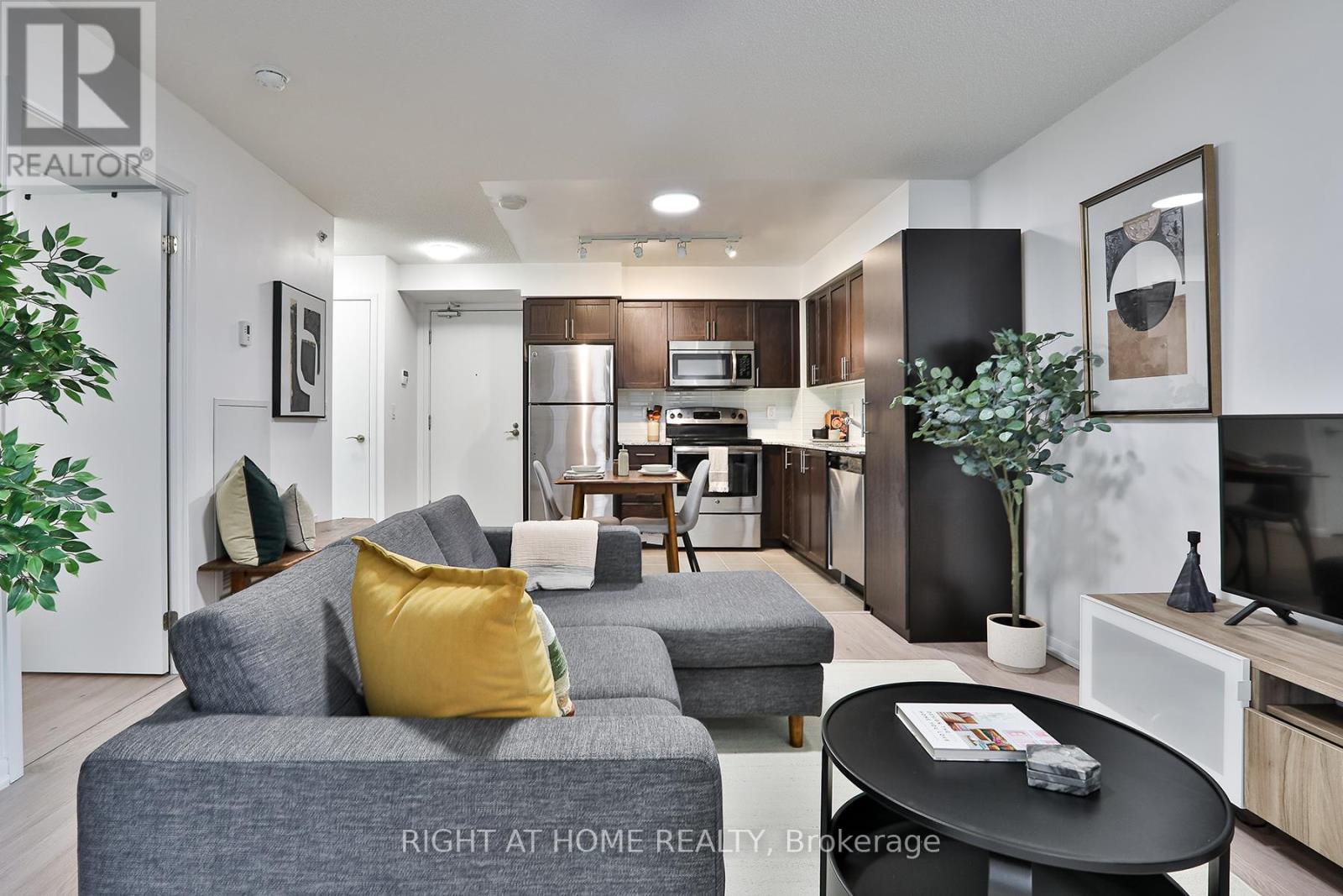 #335 830 LAWRENCE AVENUE W - 1