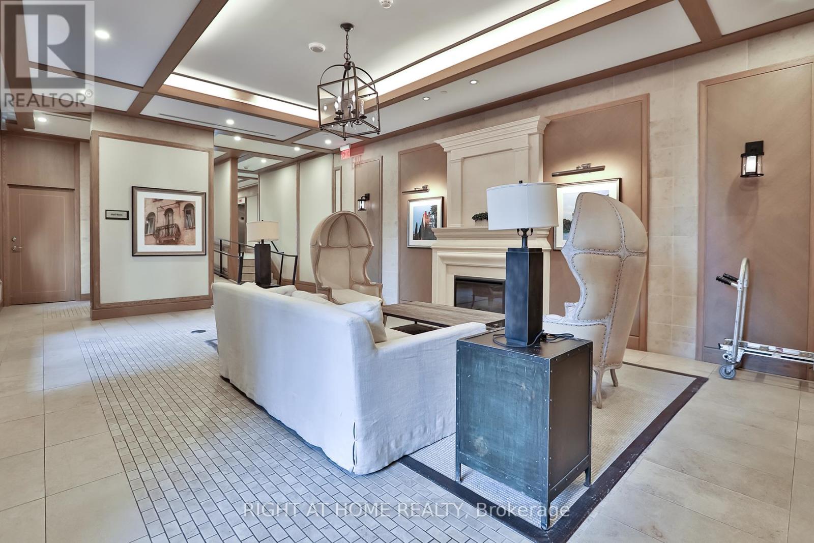 #335 830 LAWRENCE AVENUE W - 26