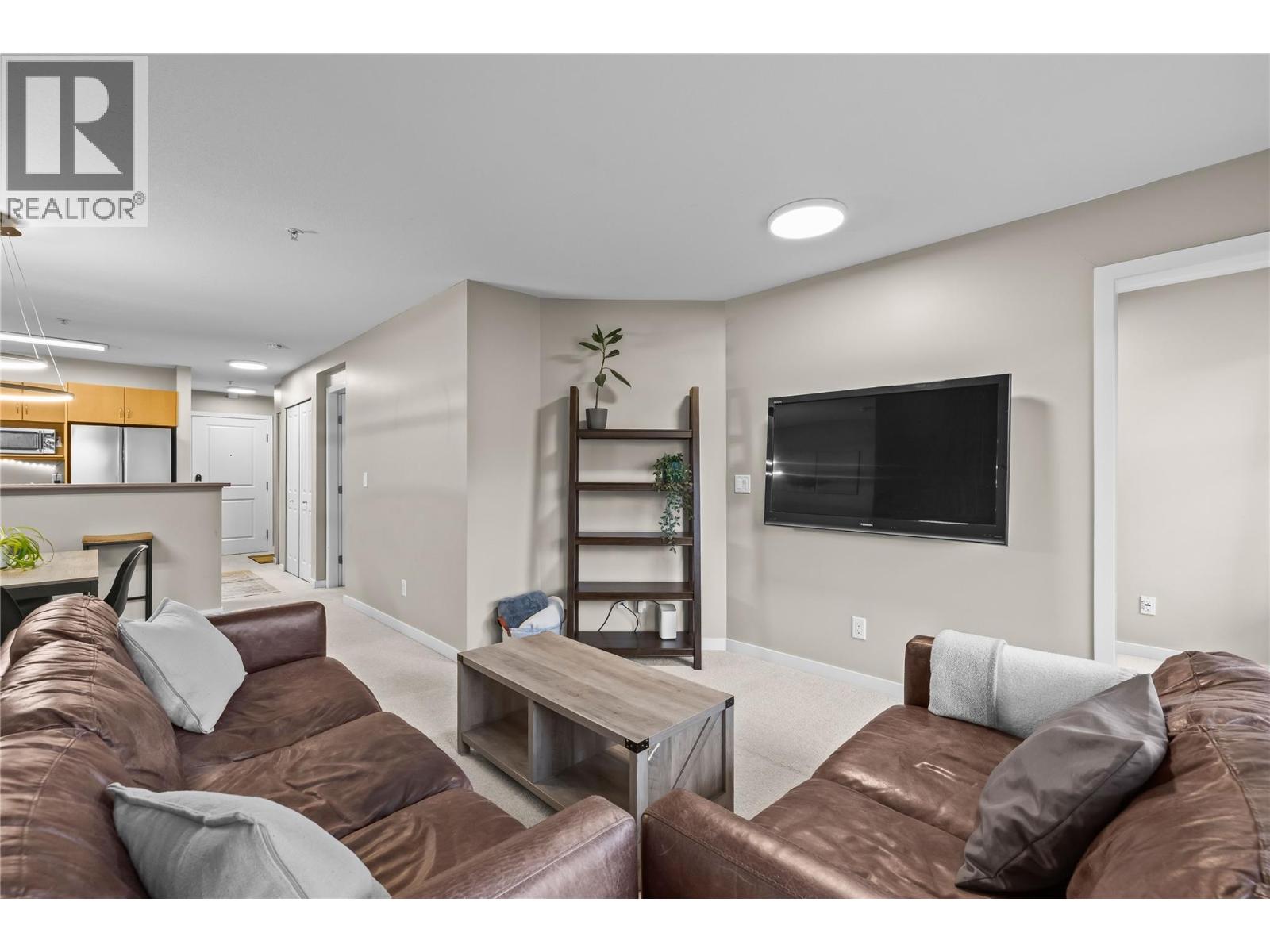 305 567 Yates Road, Kelowna