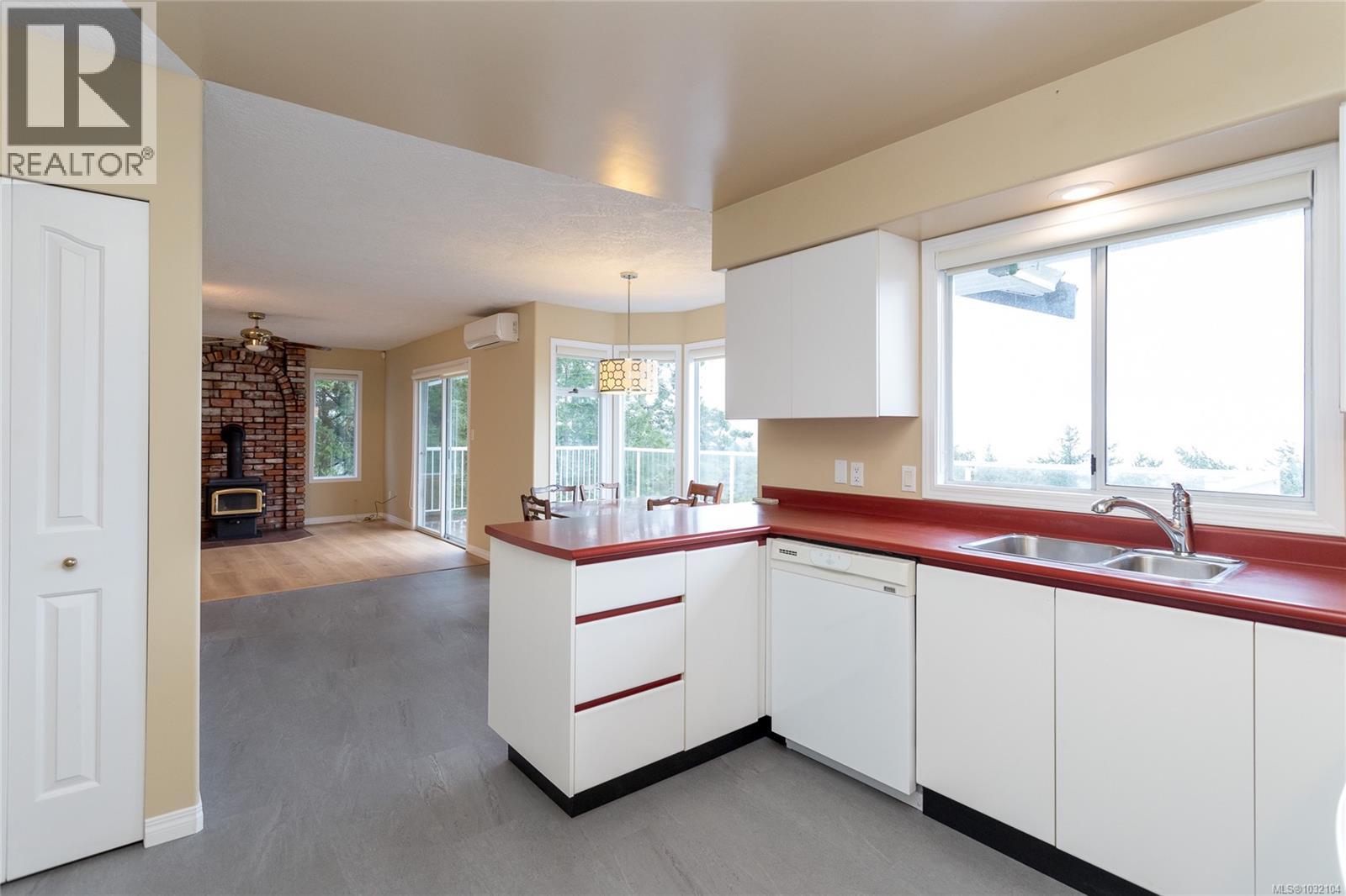  2270 Henlyn Drive, Sooke