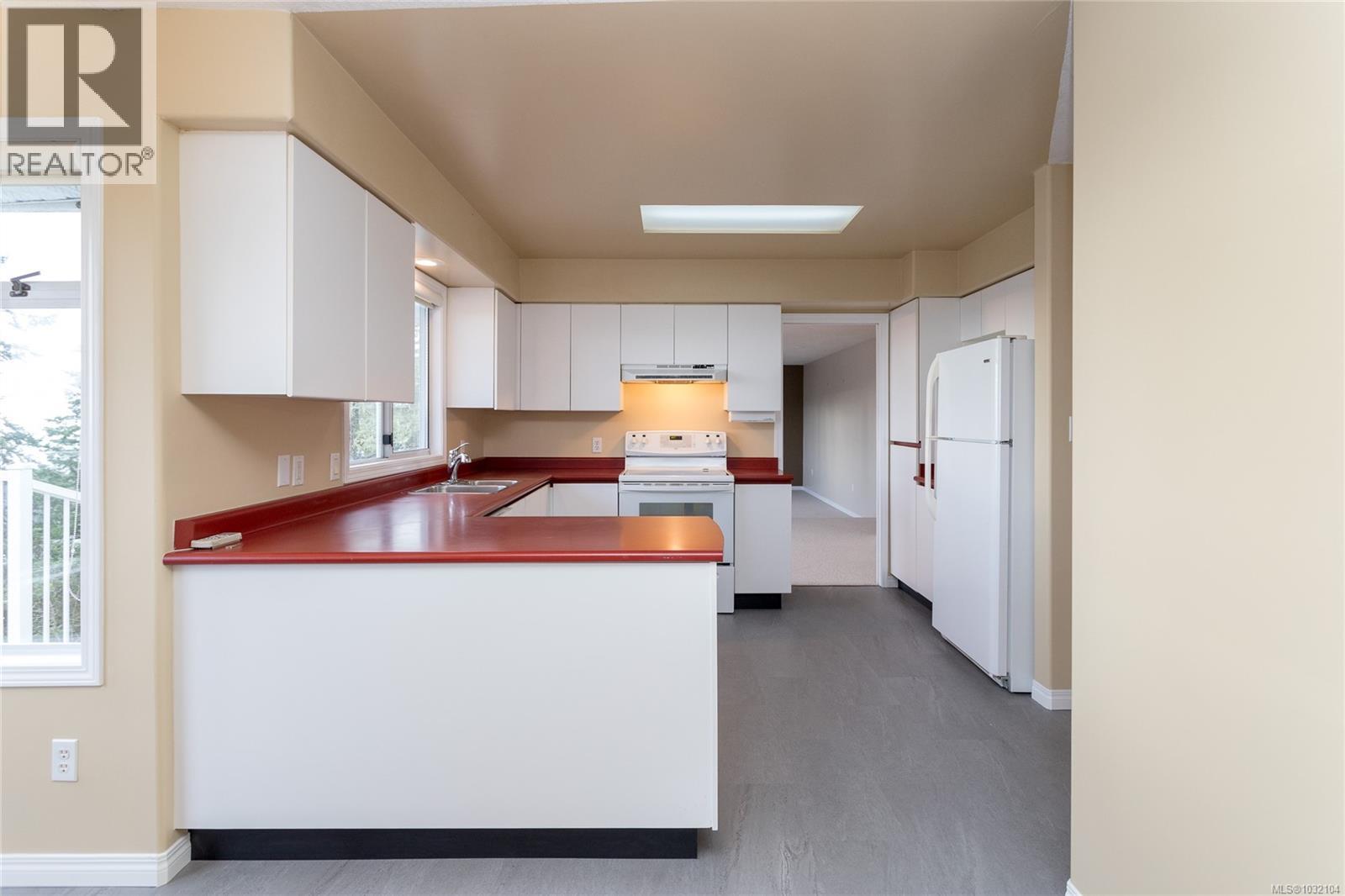  2270 Henlyn Drive, Sooke