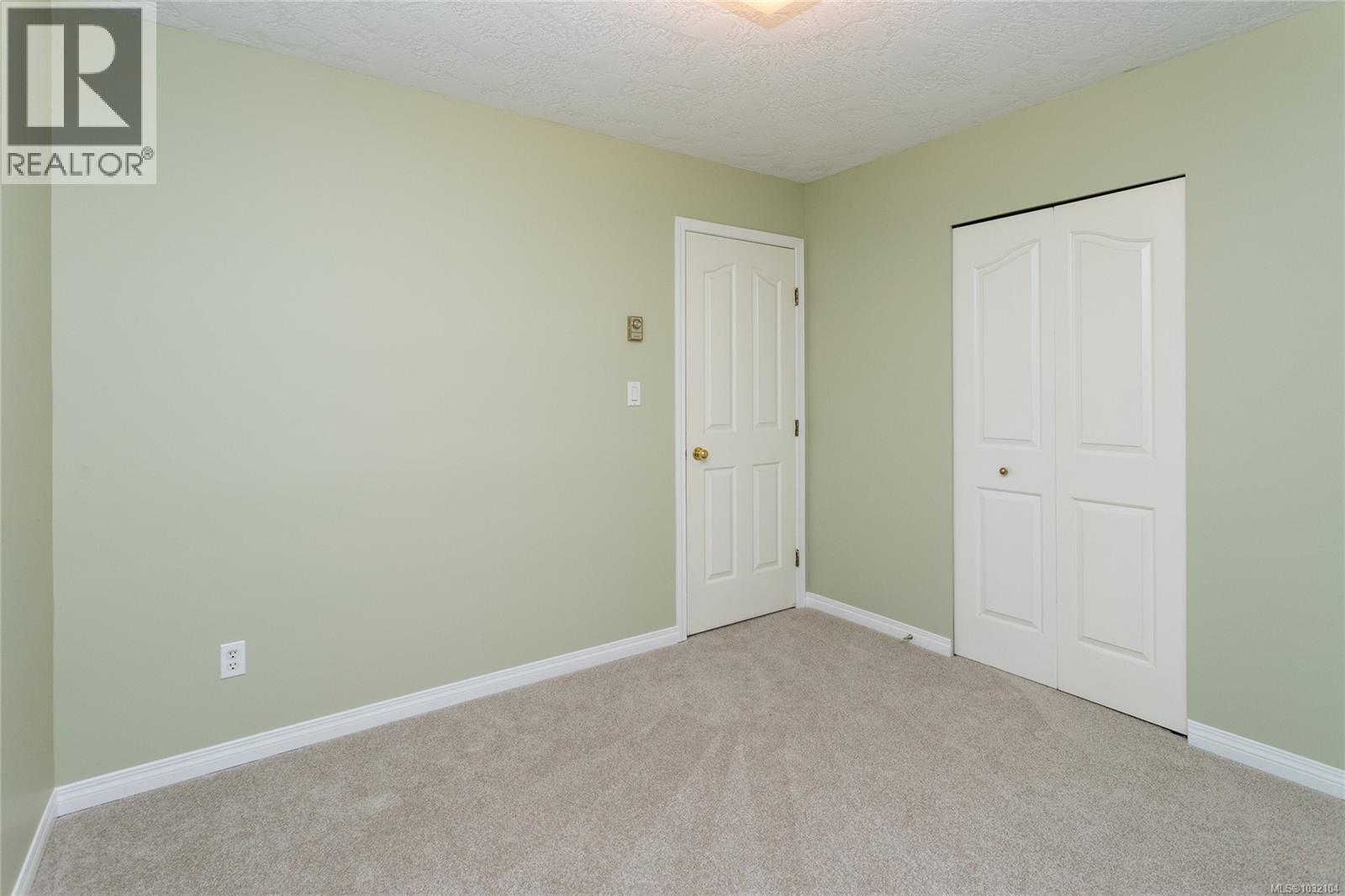  2270 Henlyn Drive, Sooke