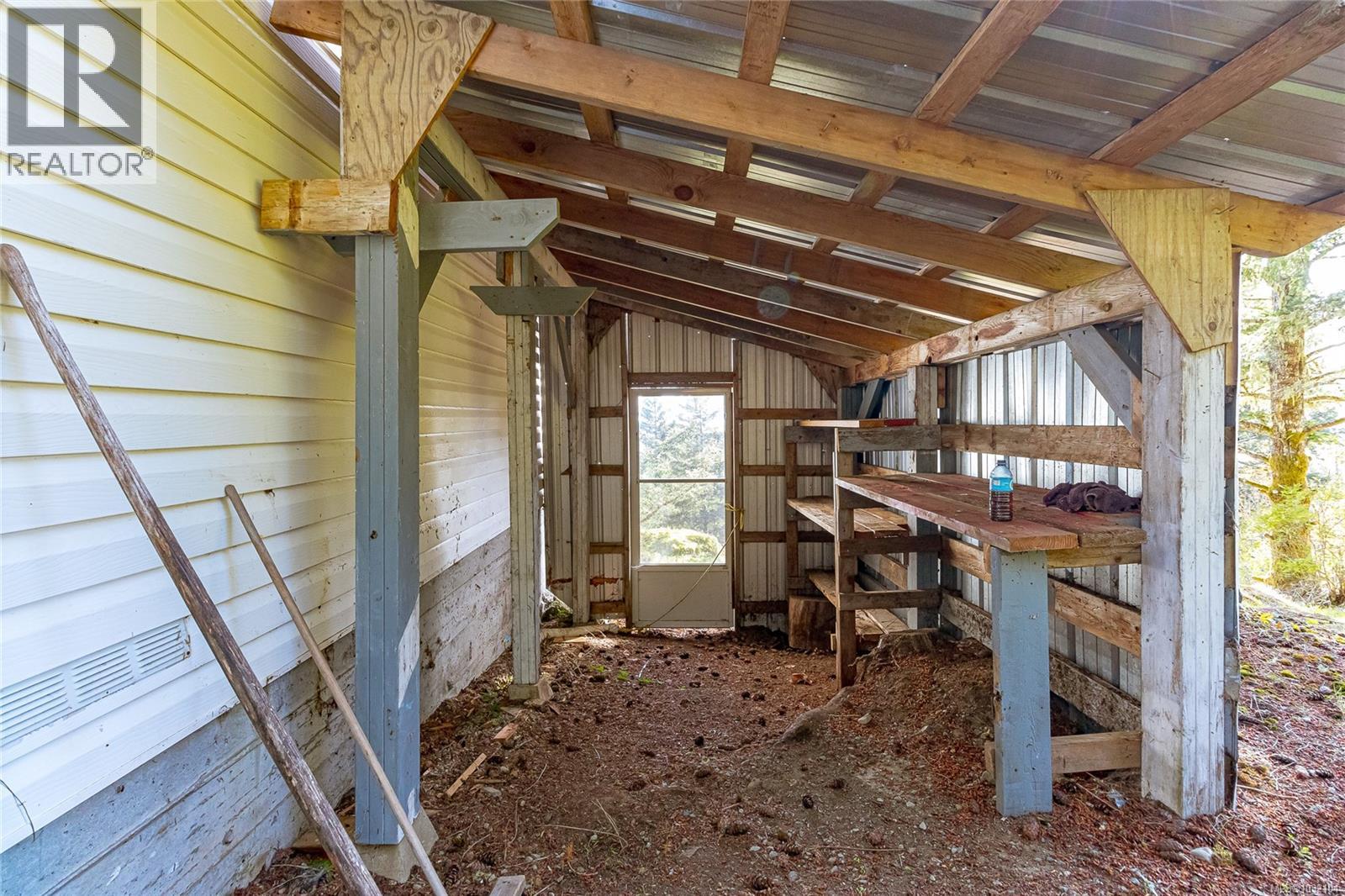  2270 Henlyn Drive, Sooke