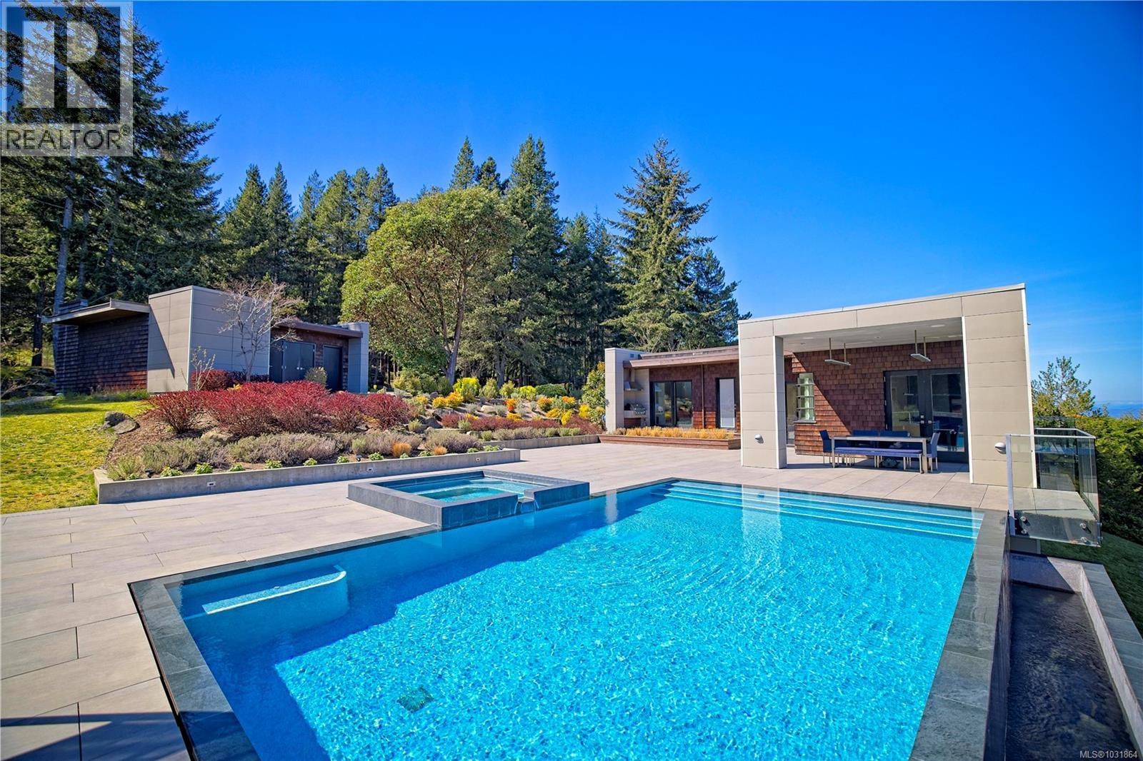136 Wilkie Way - 1