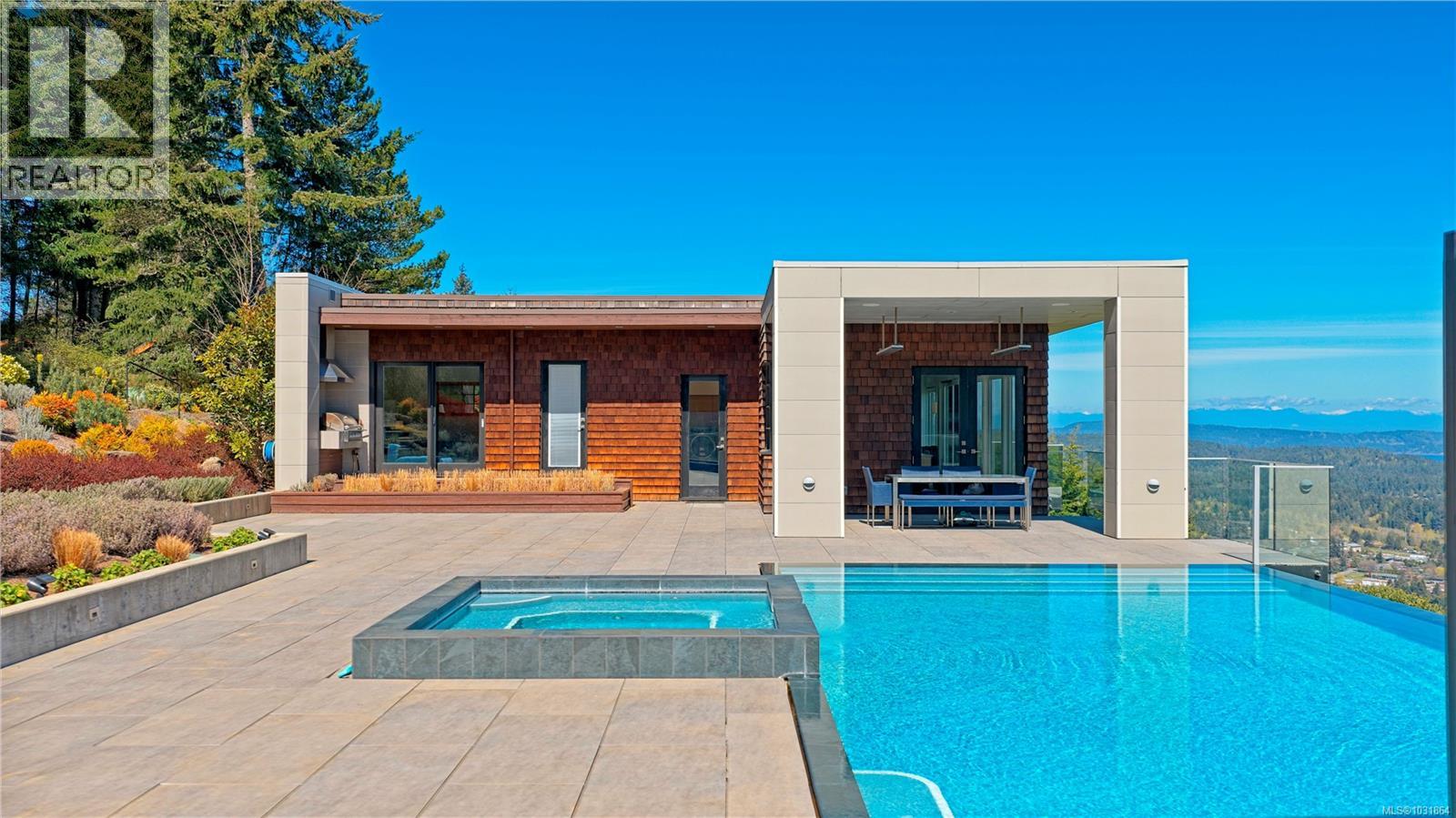 136 Wilkie Way - 3