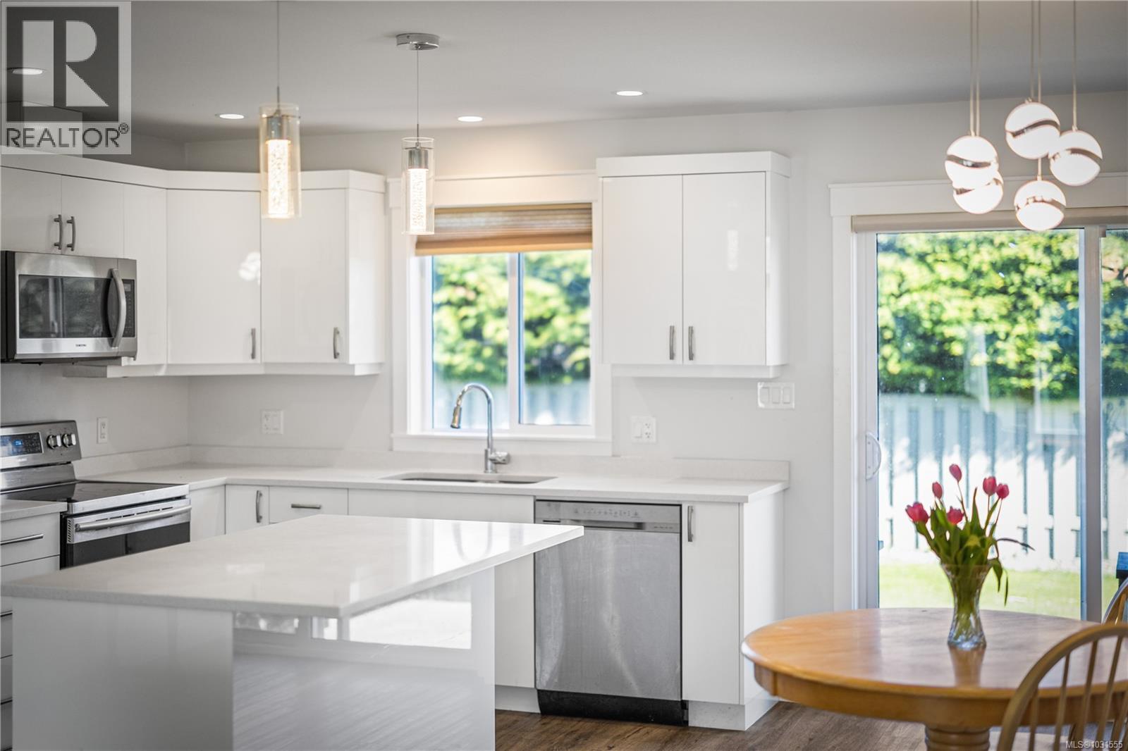 1535 PRENTICE RD - 23