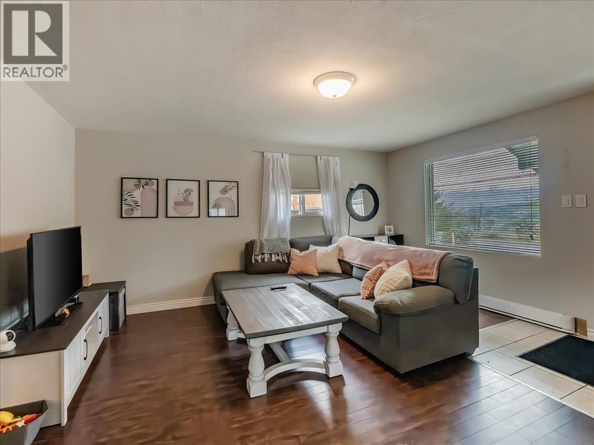 2006 DANIEL STREET - 12