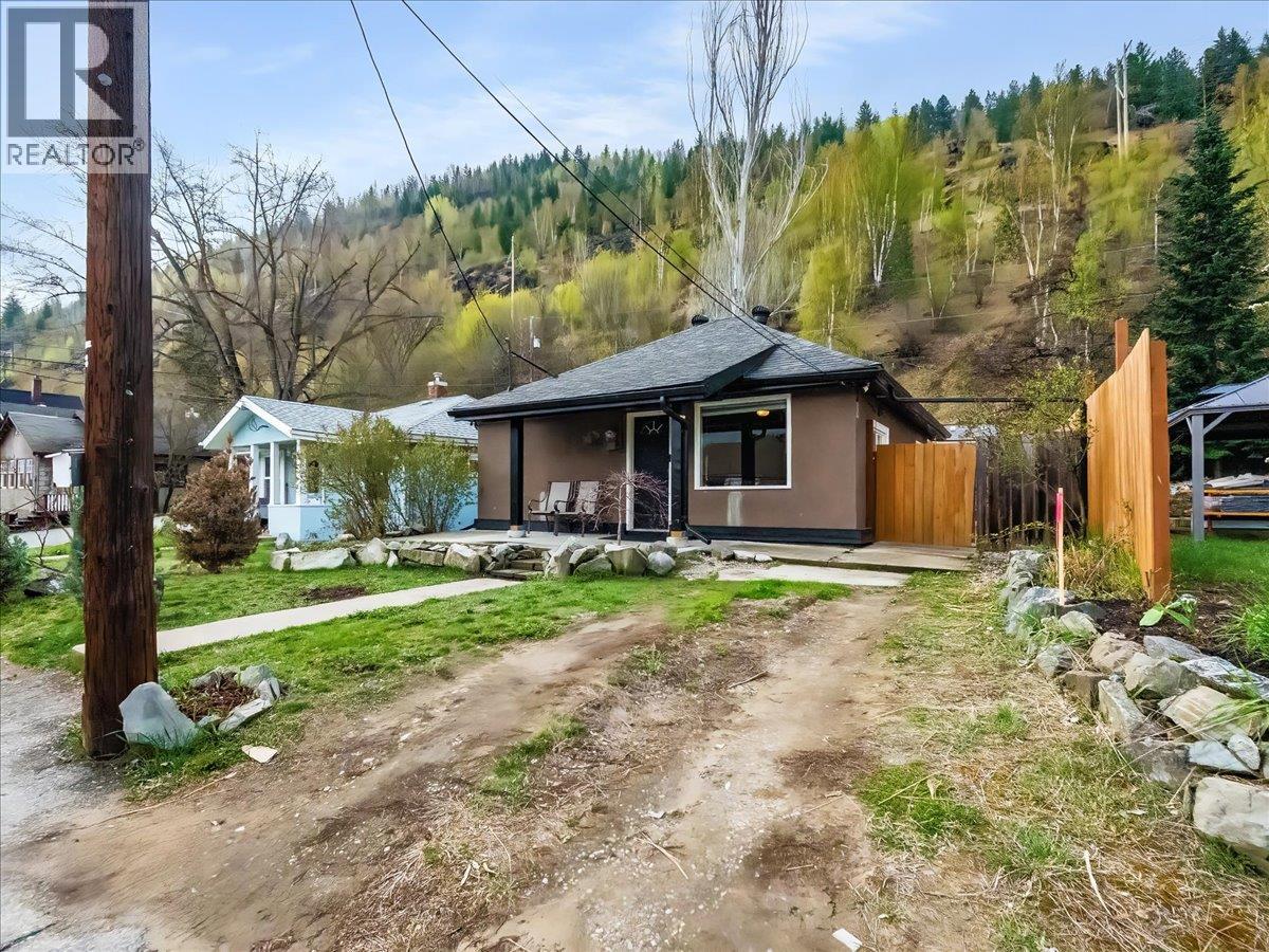 2006 DANIEL STREET - Image 3