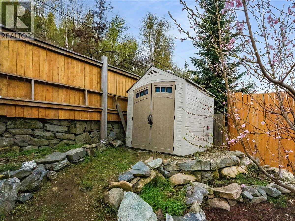 2006 DANIEL STREET - 9