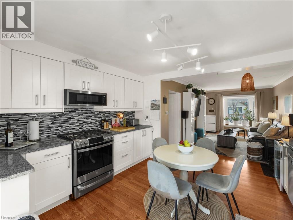 420 WAVERLY STREET - 9