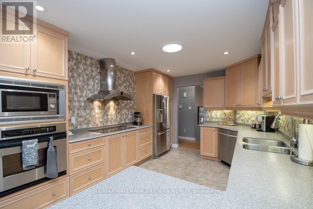 4 HUNTINGWOOD CRESCENT - 10