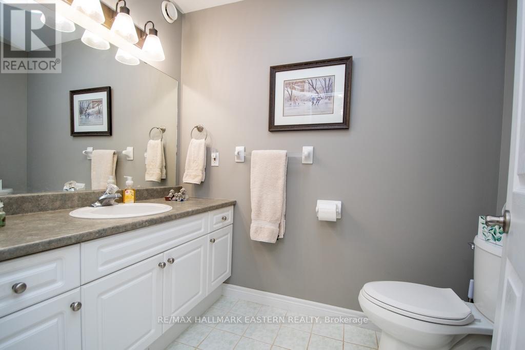4 HUNTINGWOOD CRESCENT — photo 20
