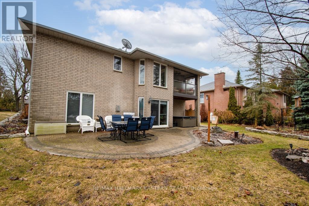 4 HUNTINGWOOD CRESCENT — photo 31