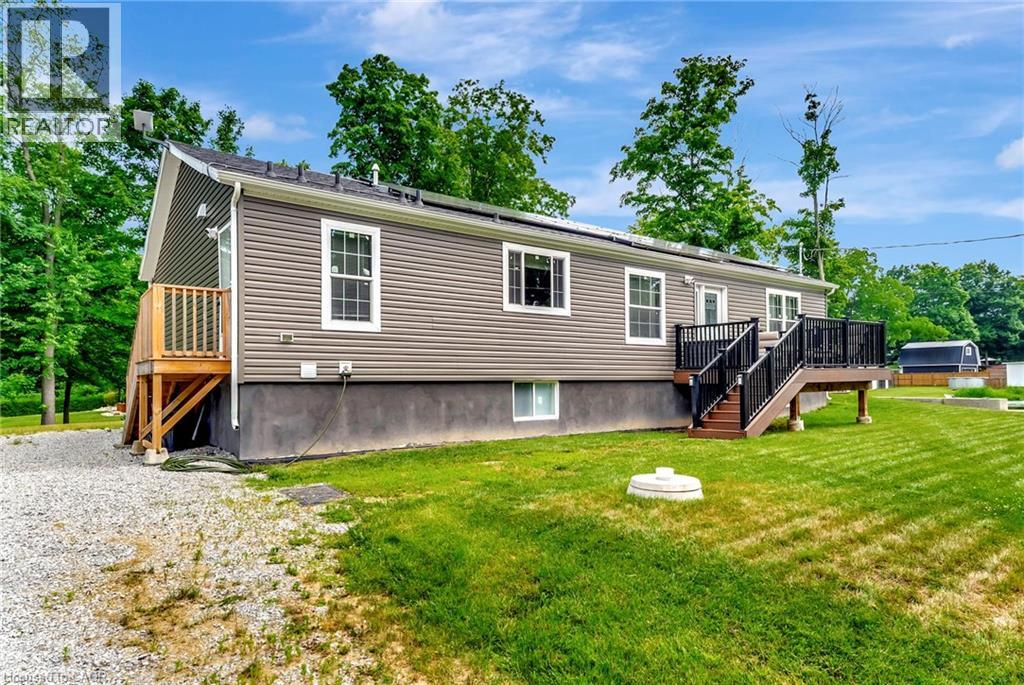 4881 MAPLEVIEW Crescent - 1